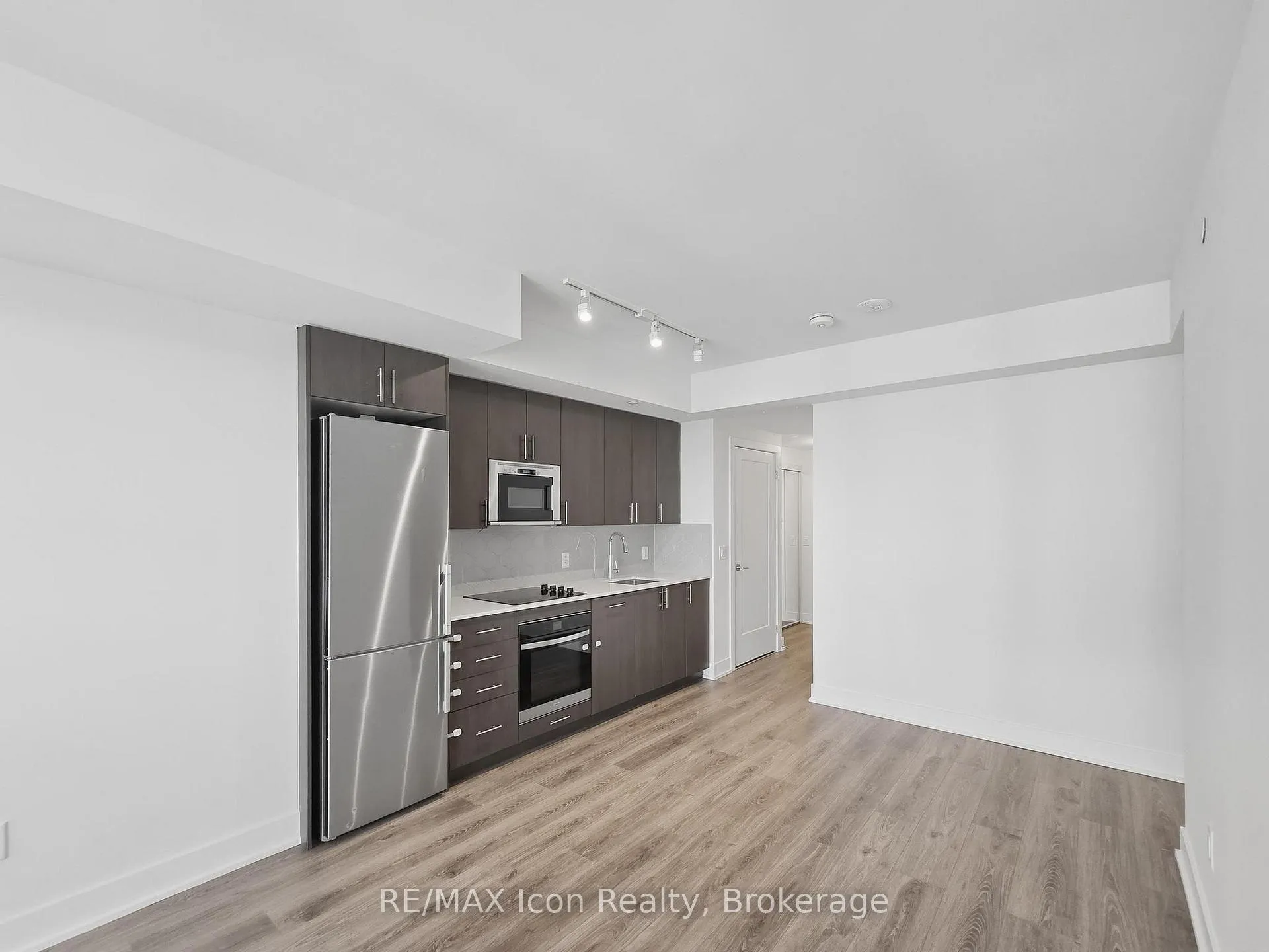 Photo 10 of Unit 2214, 2545 Simcoe Street N, Oshawa, Windfields — HOMEH