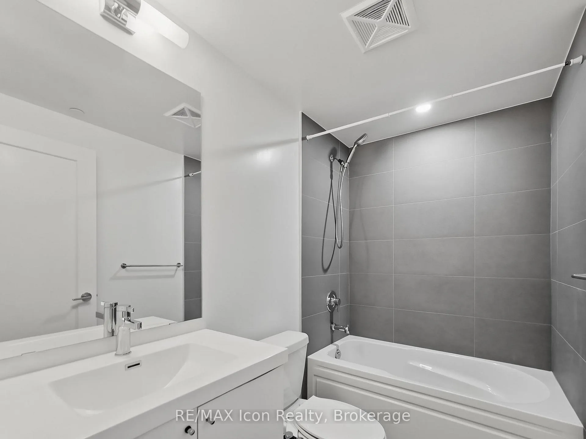 Photo 19 of Unit 2214, 2545 Simcoe Street N, Oshawa, Windfields — HOMEH