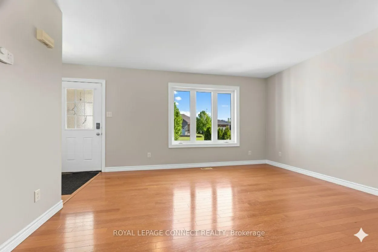 Photo 7 of 25 Springdale Drive, Kawartha Lakes, Lindsay — HOMEH