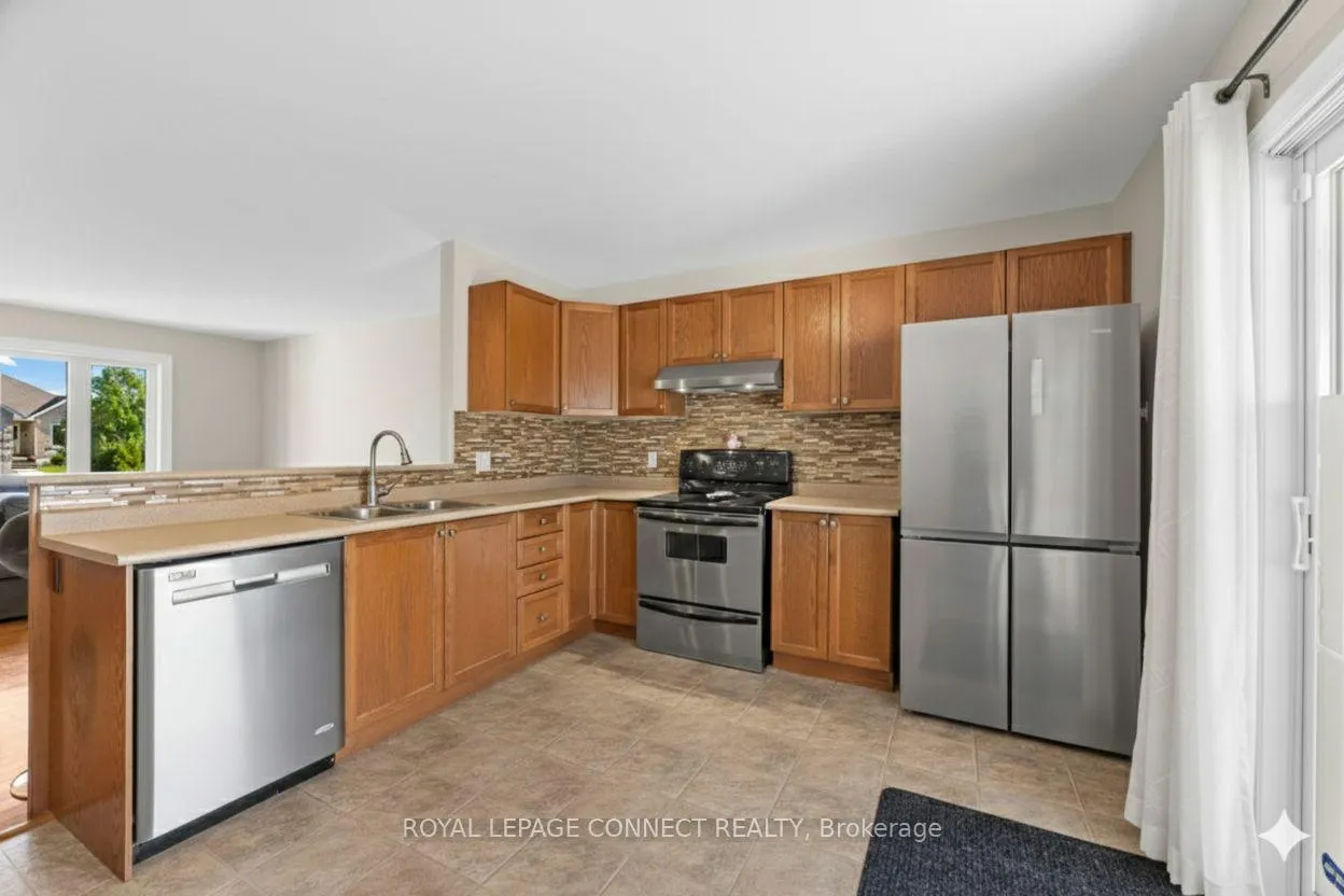 Photo 9 of 25 Springdale Drive, Kawartha Lakes, Lindsay — HOMEH