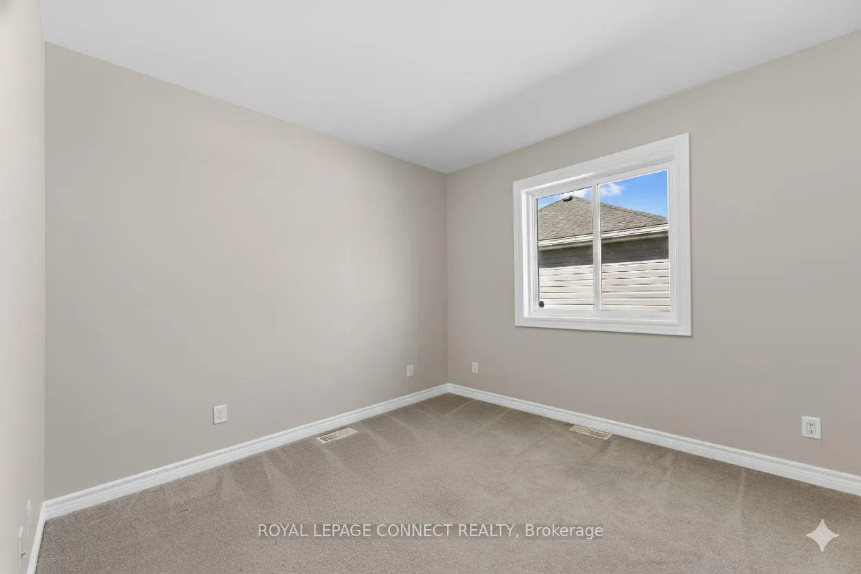 Photo 17 of 25 Springdale Drive, Kawartha Lakes, Lindsay — HOMEH