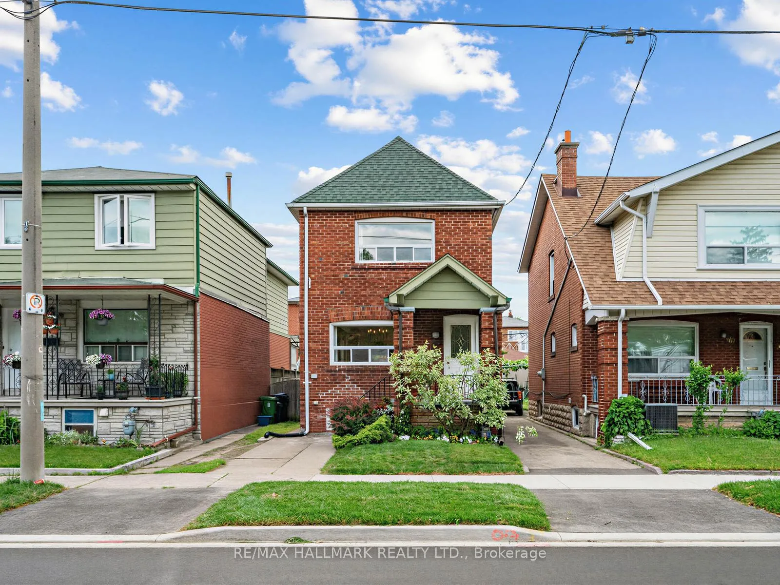 Photo 2 of 958 Greenwood Avenue, Toronto, Danforth Village-East York — HOMEH
