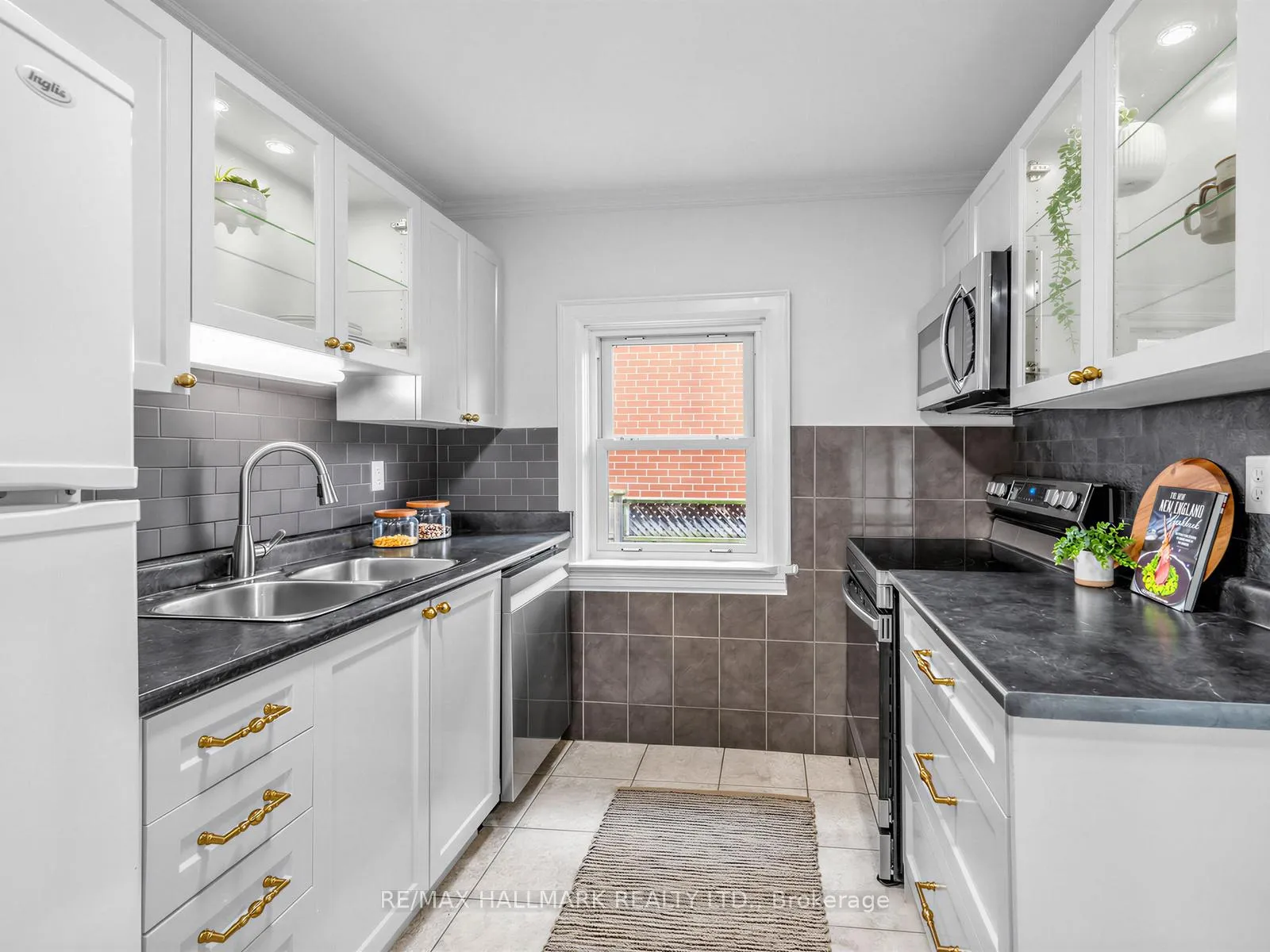 Photo 13 of 958 Greenwood Avenue, Toronto, Danforth Village-East York — HOMEH