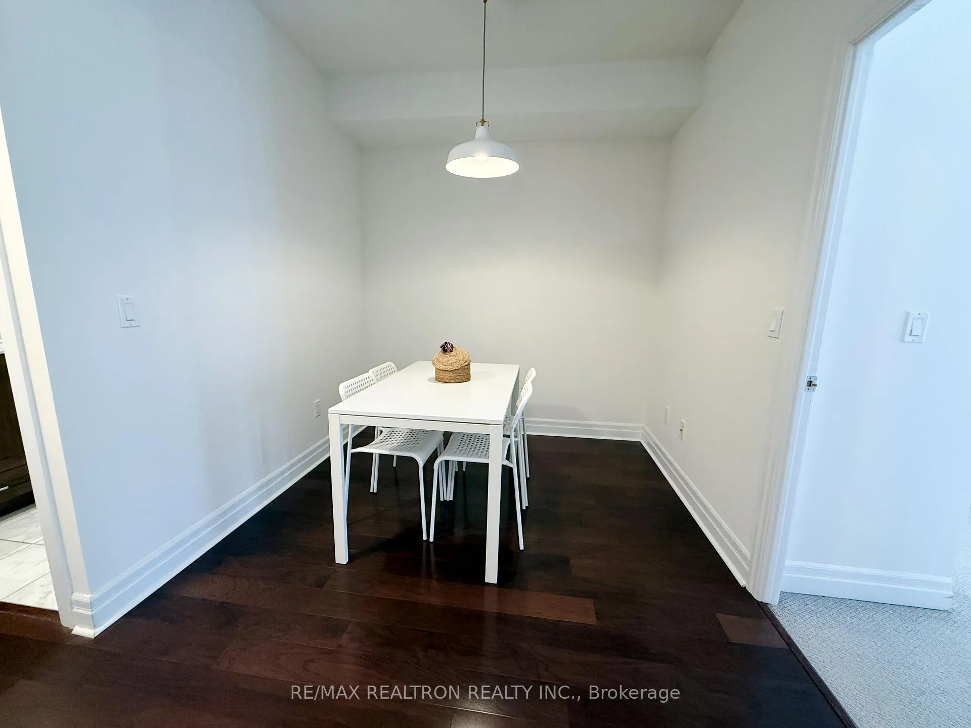 Photo 6 of Unit 2208, 35 Balmuto Street, Toronto, Bay Street Corridor — HOMEH