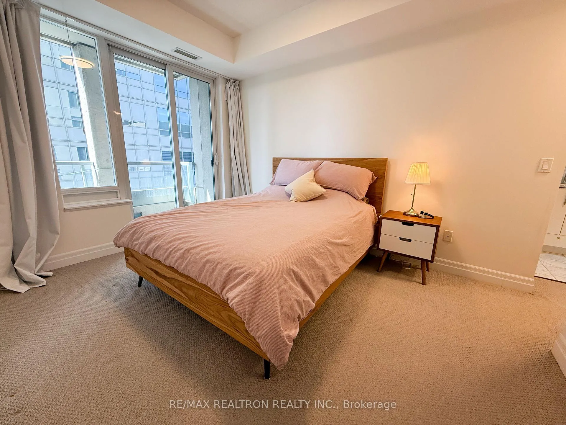 Photo 7 of Unit 2208, 35 Balmuto Street, Toronto, Bay Street Corridor — HOMEH