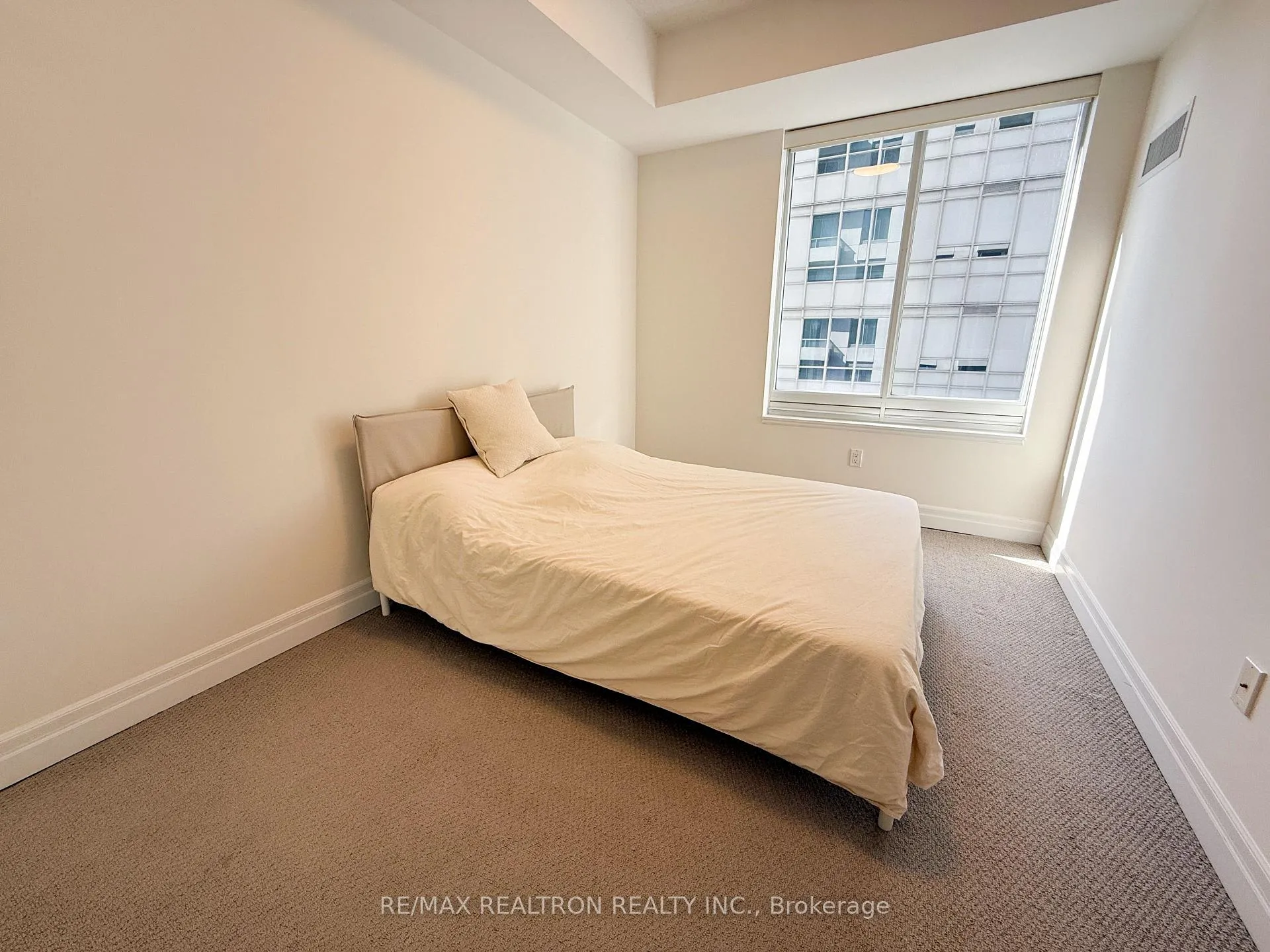 Photo 11 of Unit 2208, 35 Balmuto Street, Toronto, Bay Street Corridor — HOMEH