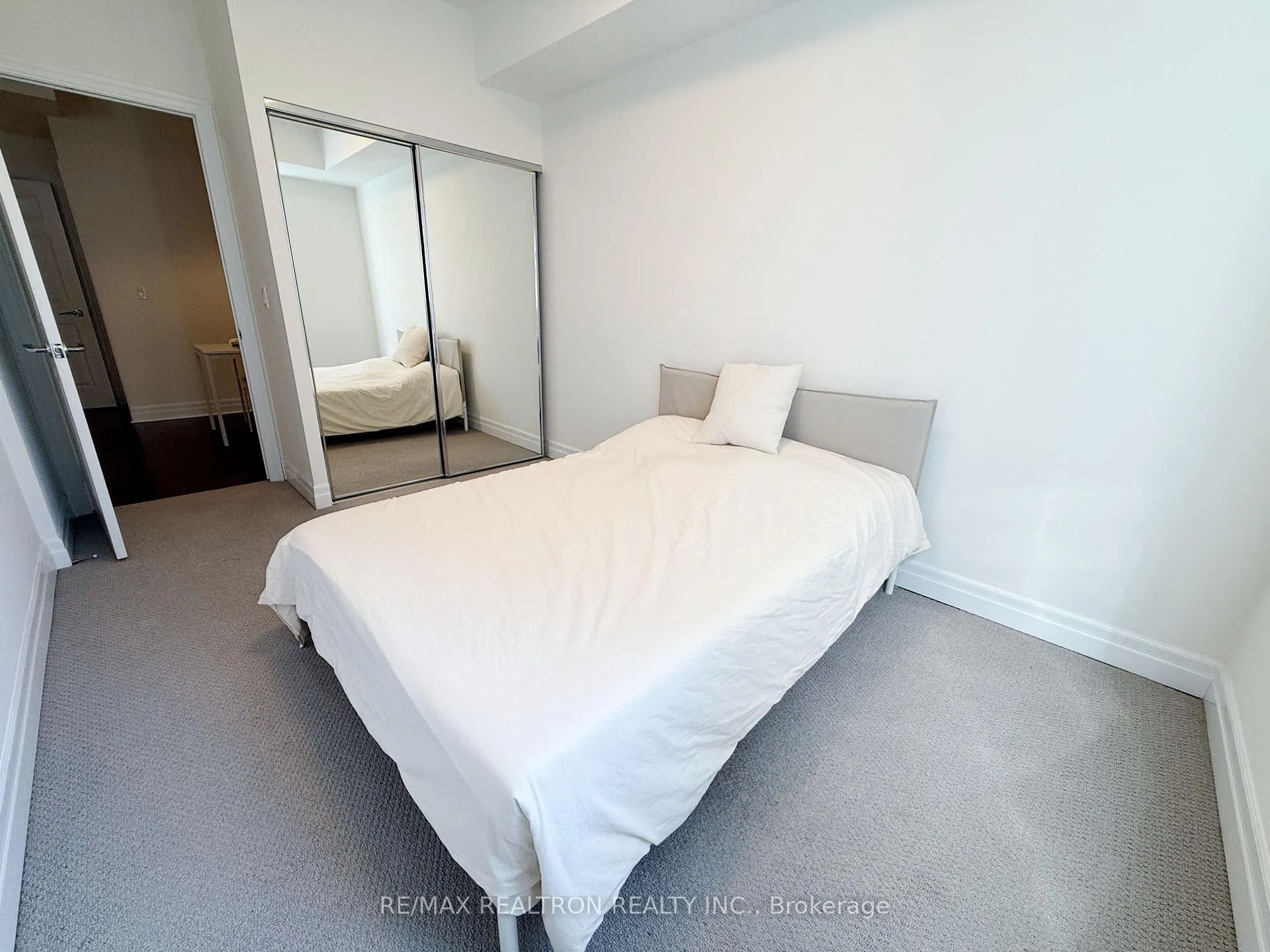 Photo 12 of Unit 2208, 35 Balmuto Street, Toronto, Bay Street Corridor — HOMEH