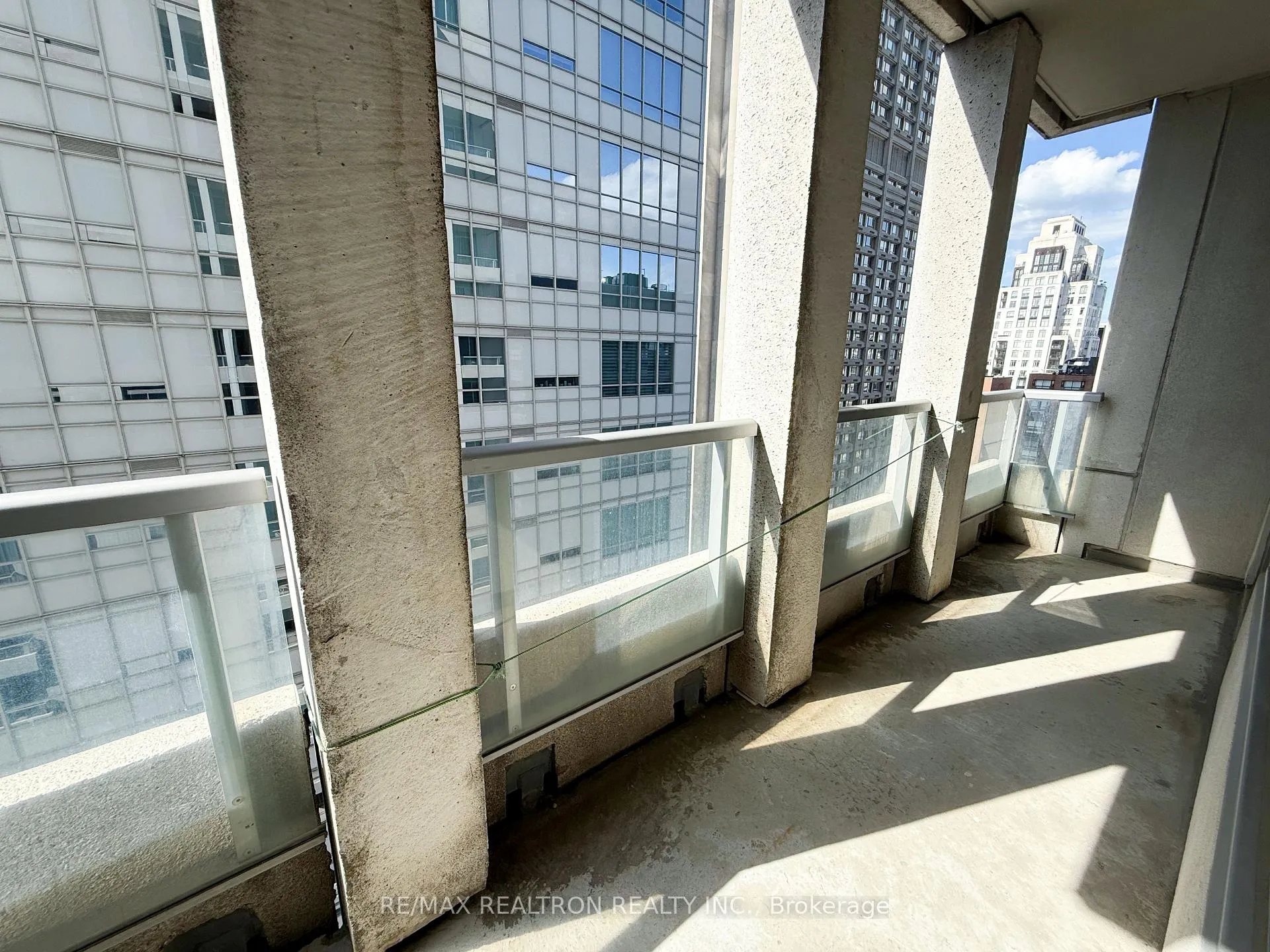 Photo 15 of Unit 2208, 35 Balmuto Street, Toronto, Bay Street Corridor — HOMEH