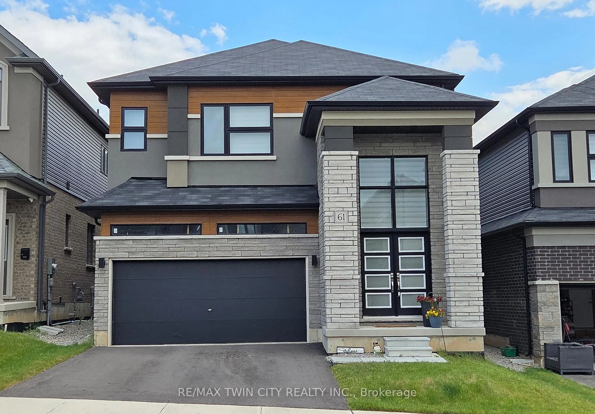 Photo 1 of 61 George Brier Drive E, Brant, Paris — HOMEH