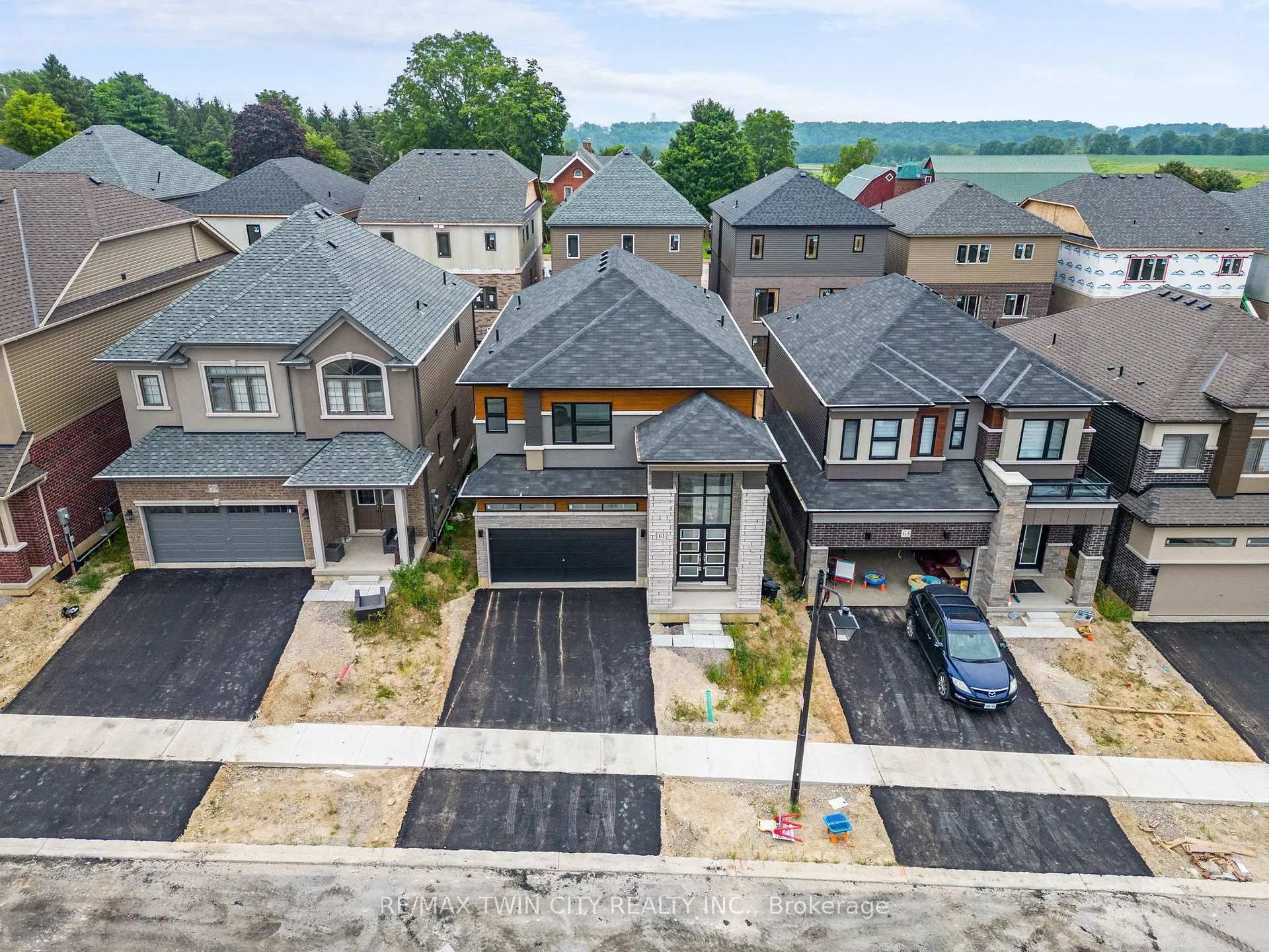 Photo 6 of 61 George Brier Drive E, Brant, Paris — HOMEH