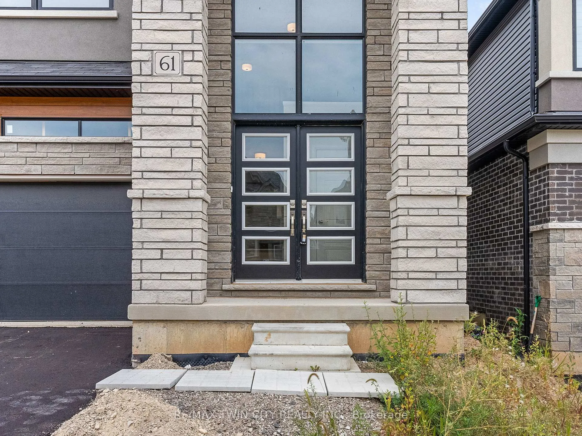 Photo 15 of 61 George Brier Drive E, Brant, Paris — HOMEH