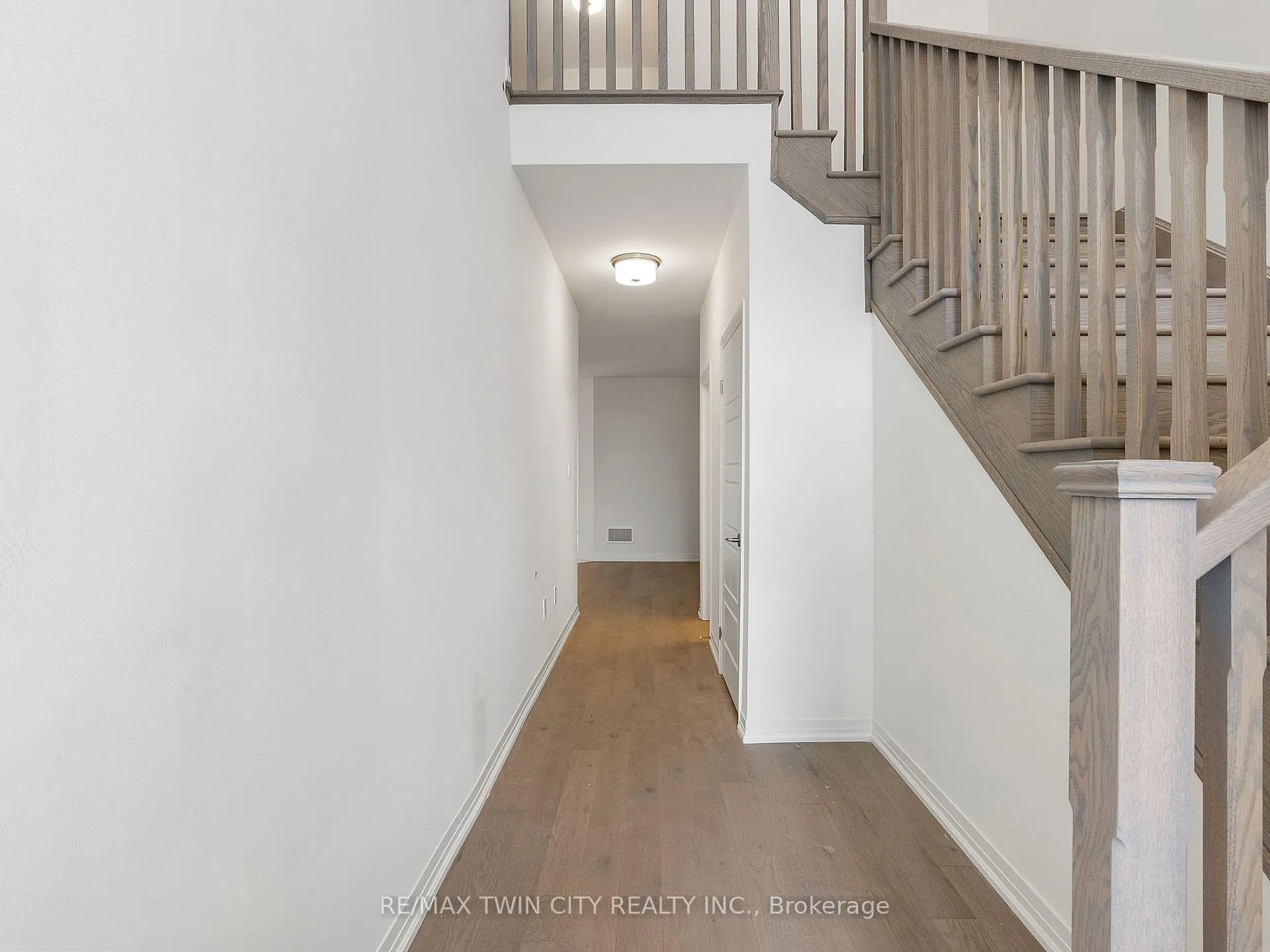 Photo 17 of 61 George Brier Drive E, Brant, Paris — HOMEH