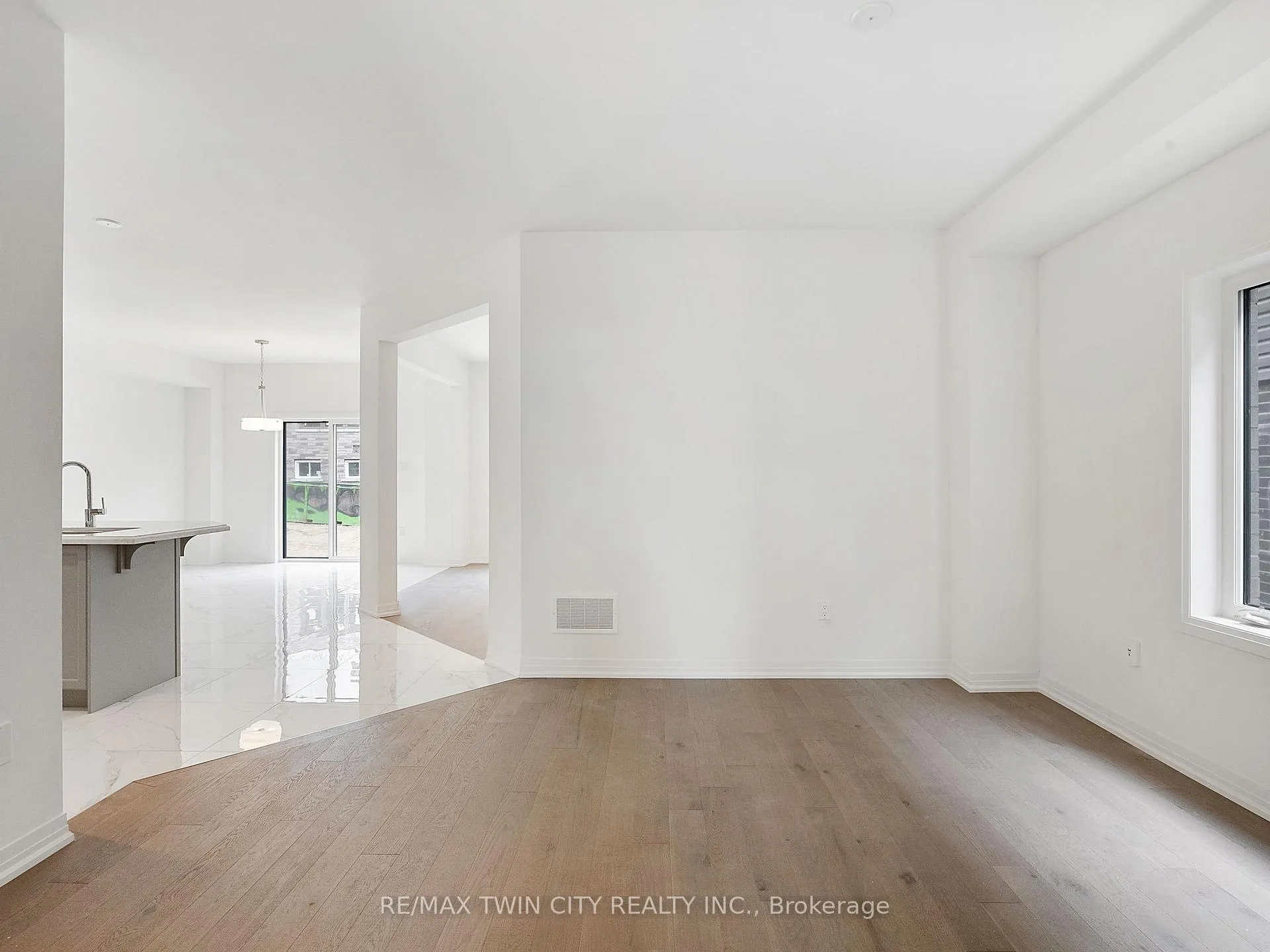 Photo 19 of 61 George Brier Drive E, Brant, Paris — HOMEH