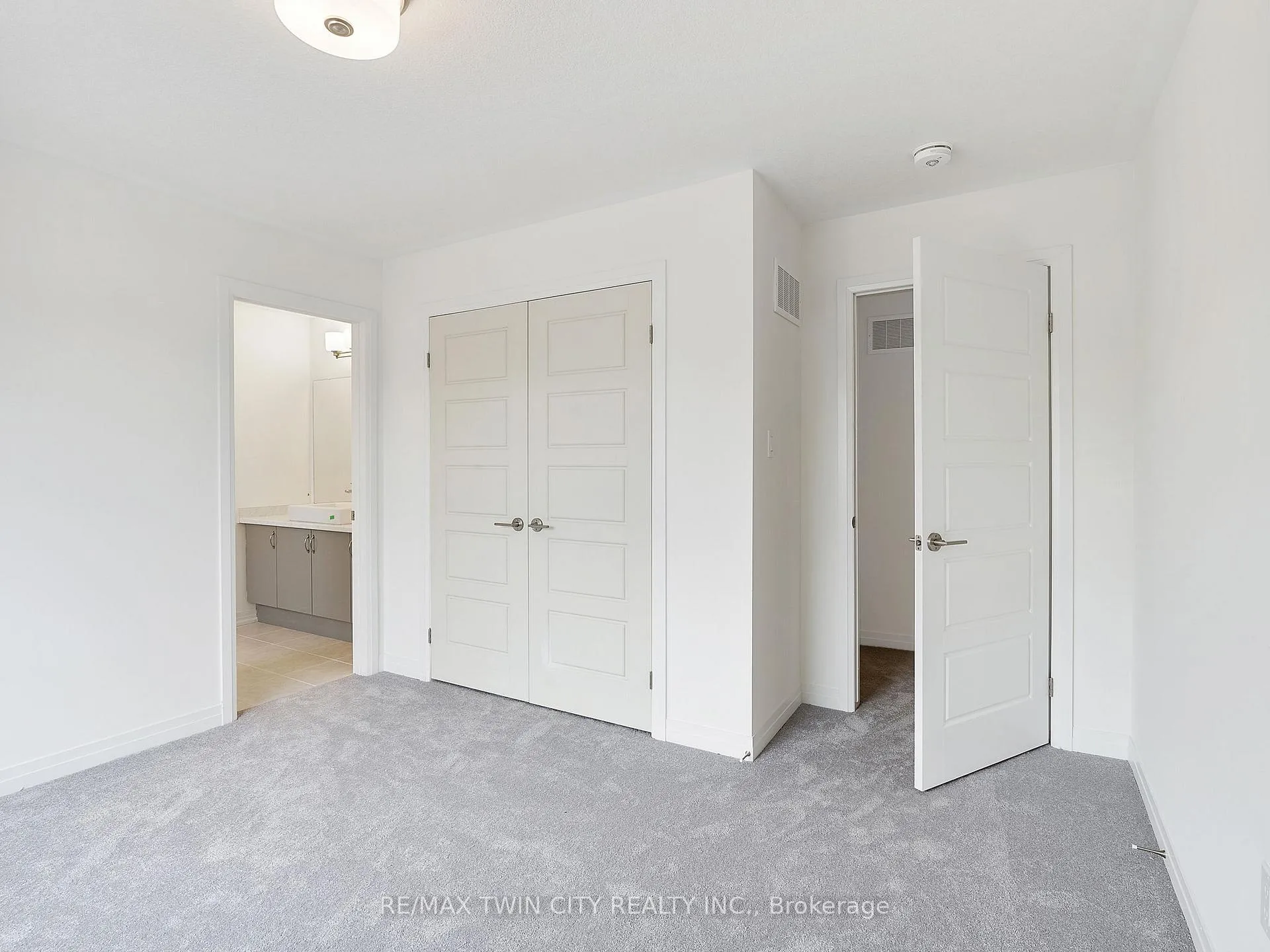 Photo 36 of 61 George Brier Drive E, Brant, Paris — HOMEH