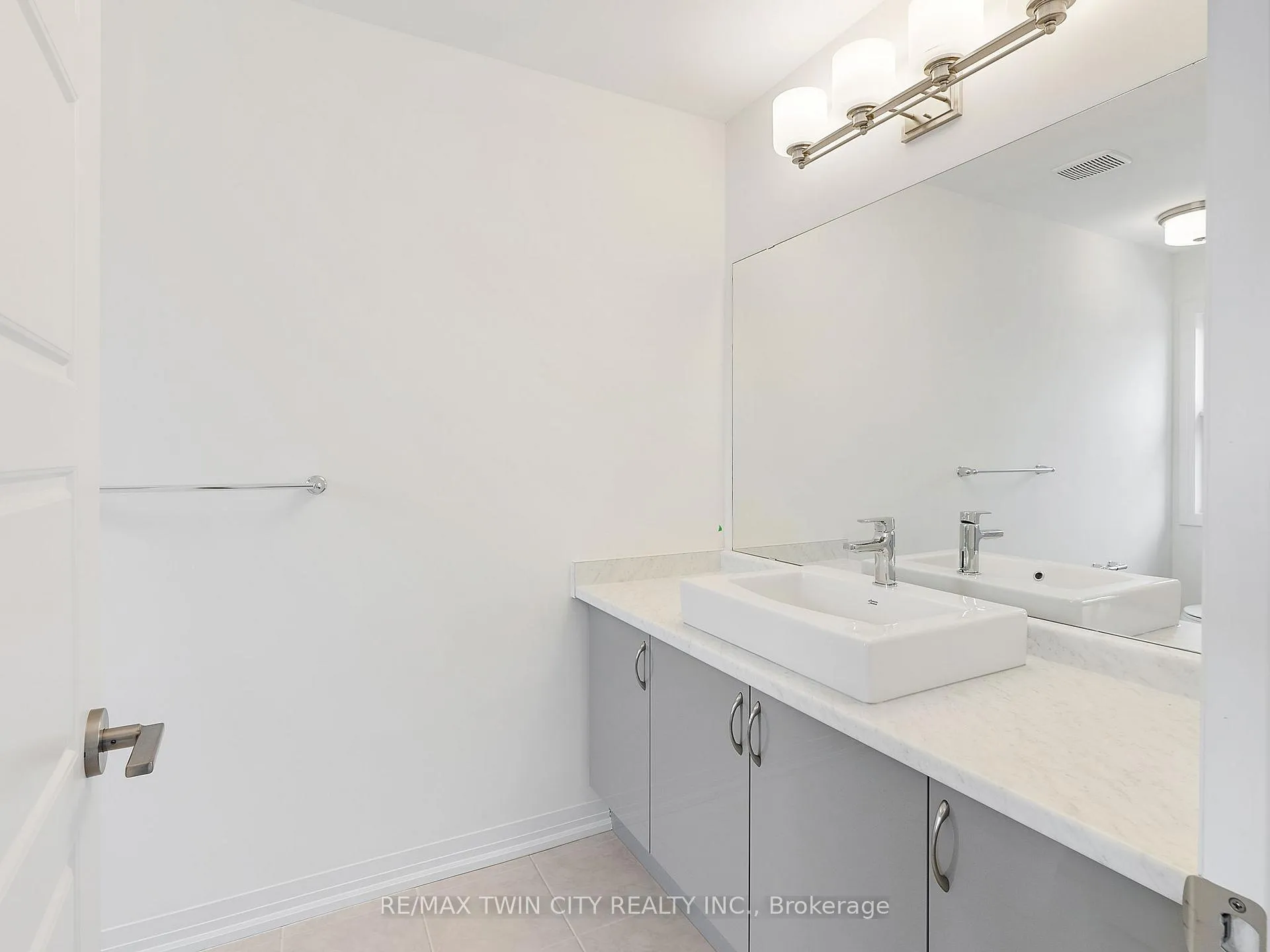 Photo 37 of 61 George Brier Drive E, Brant, Paris — HOMEH