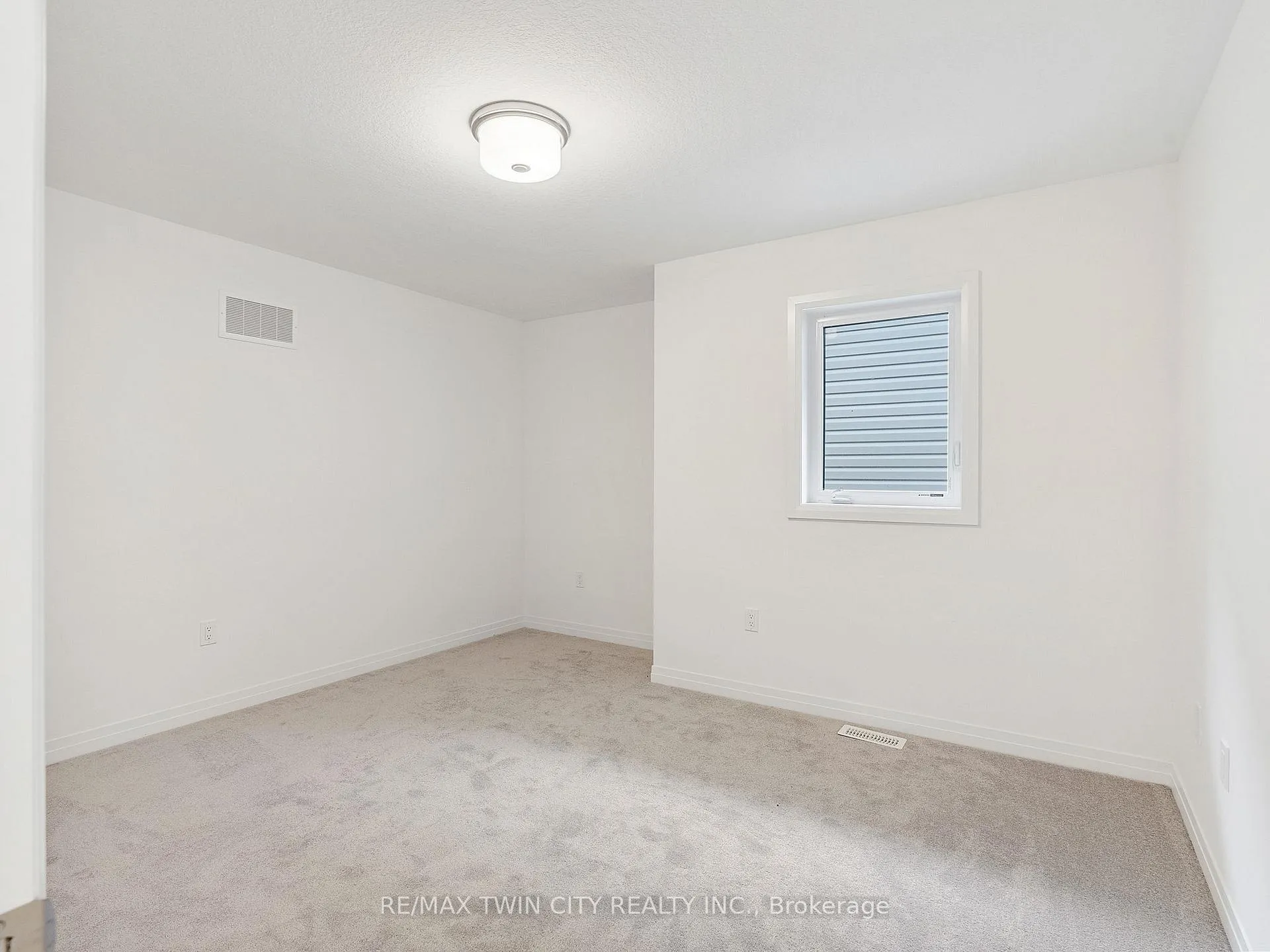 Photo 39 of 61 George Brier Drive E, Brant, Paris — HOMEH