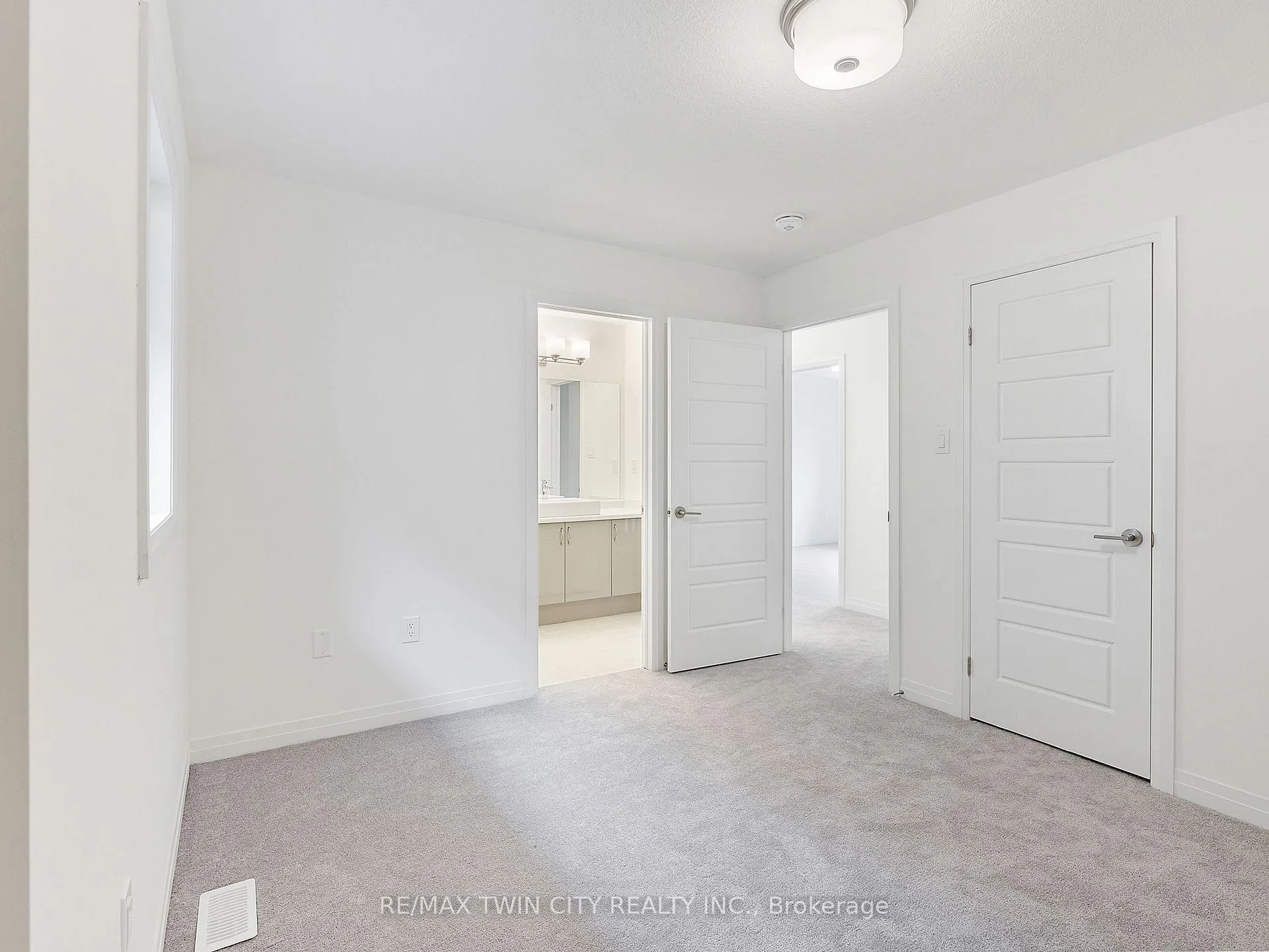 Photo 40 of 61 George Brier Drive E, Brant, Paris — HOMEH