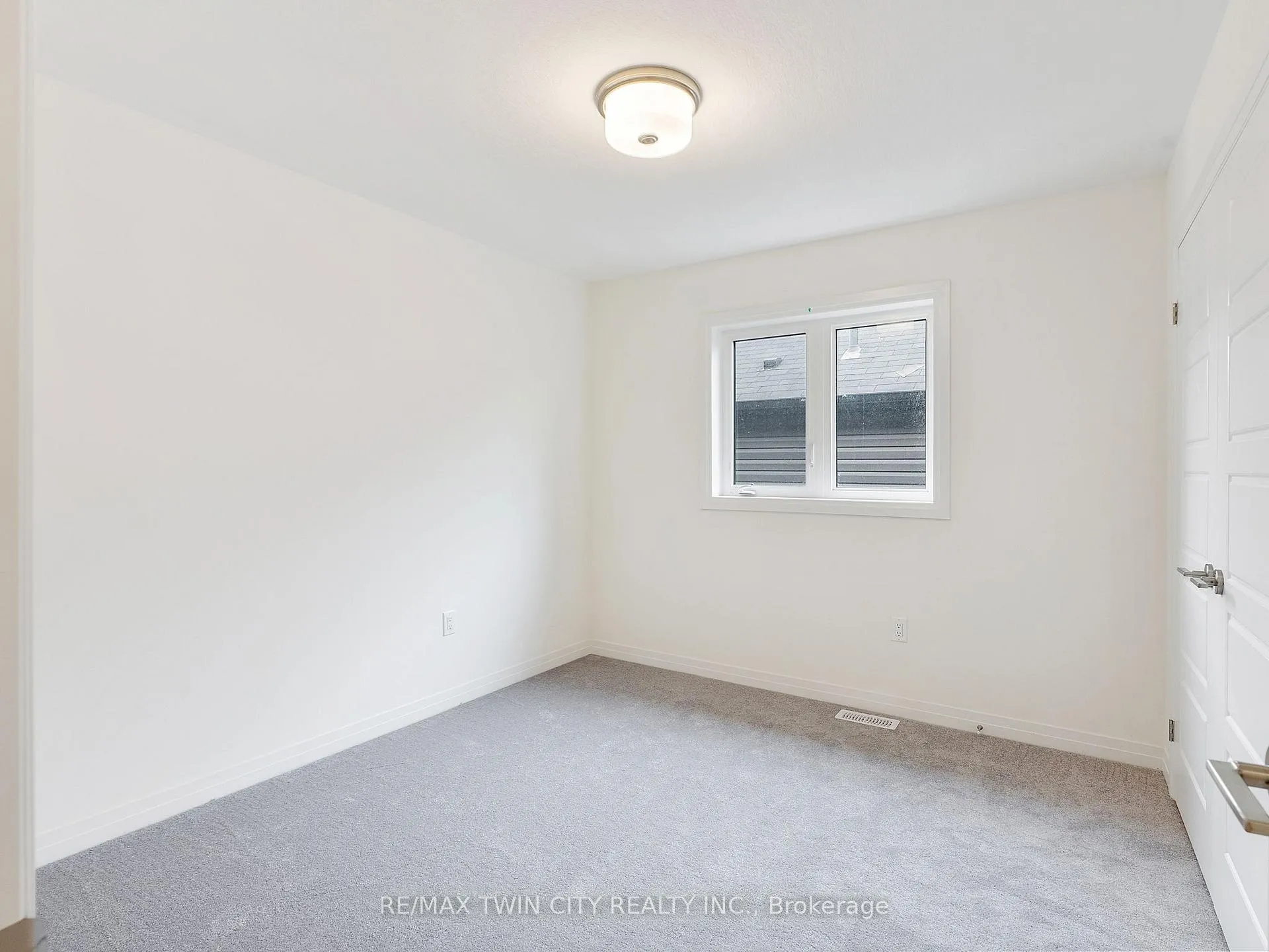 Photo 43 of 61 George Brier Drive E, Brant, Paris — HOMEH