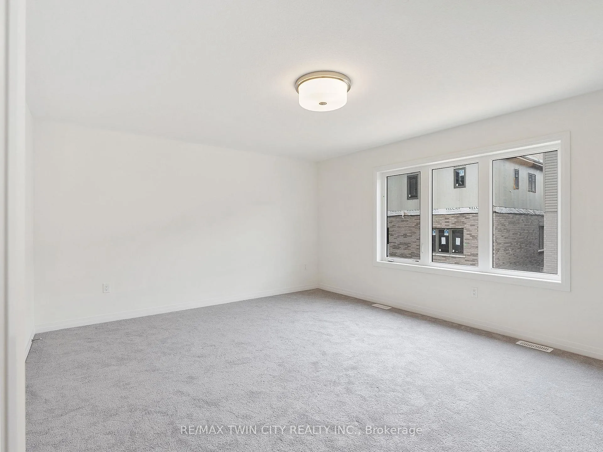 Photo 44 of 61 George Brier Drive E, Brant, Paris — HOMEH