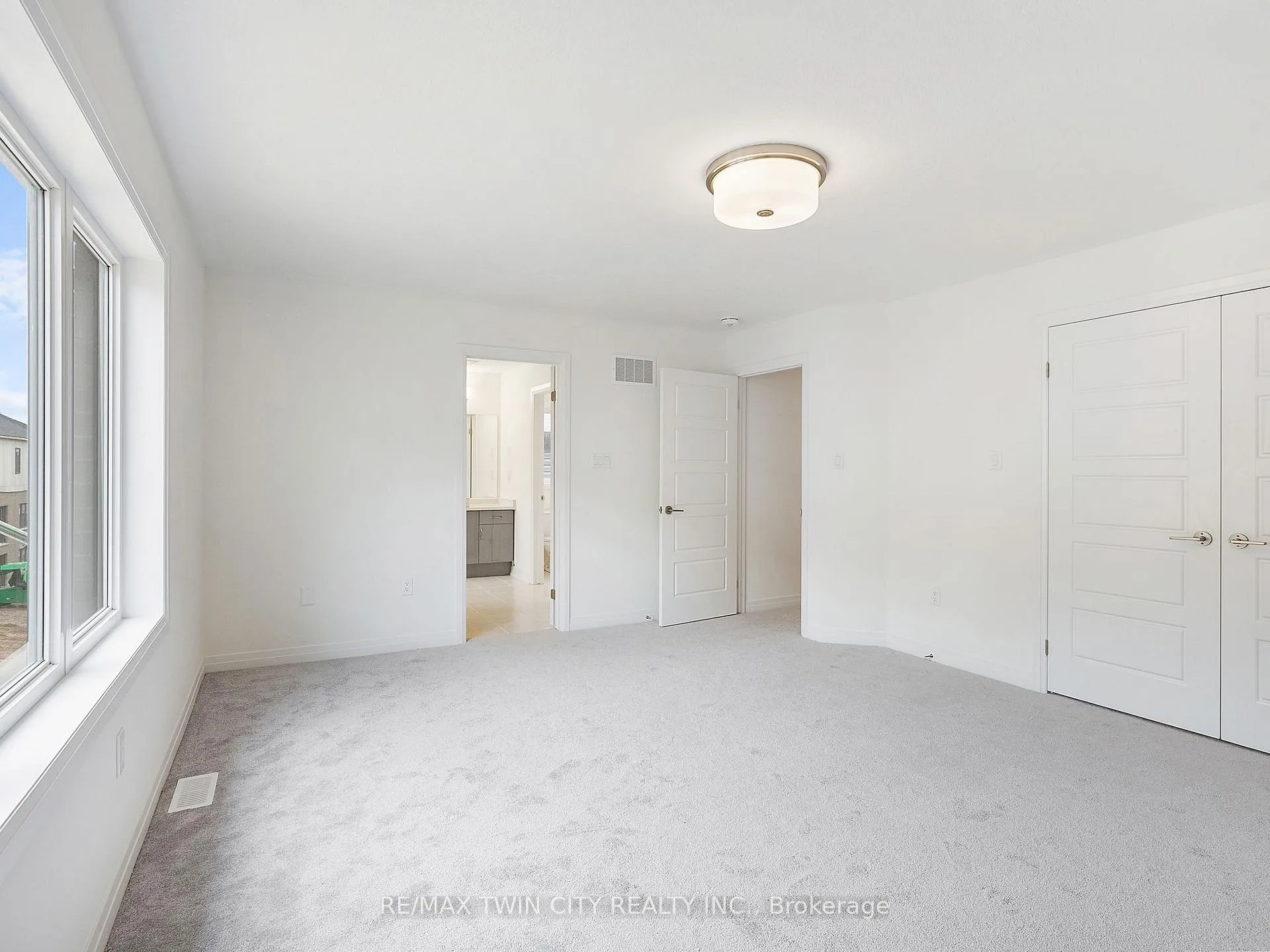 Photo 46 of 61 George Brier Drive E, Brant, Paris — HOMEH