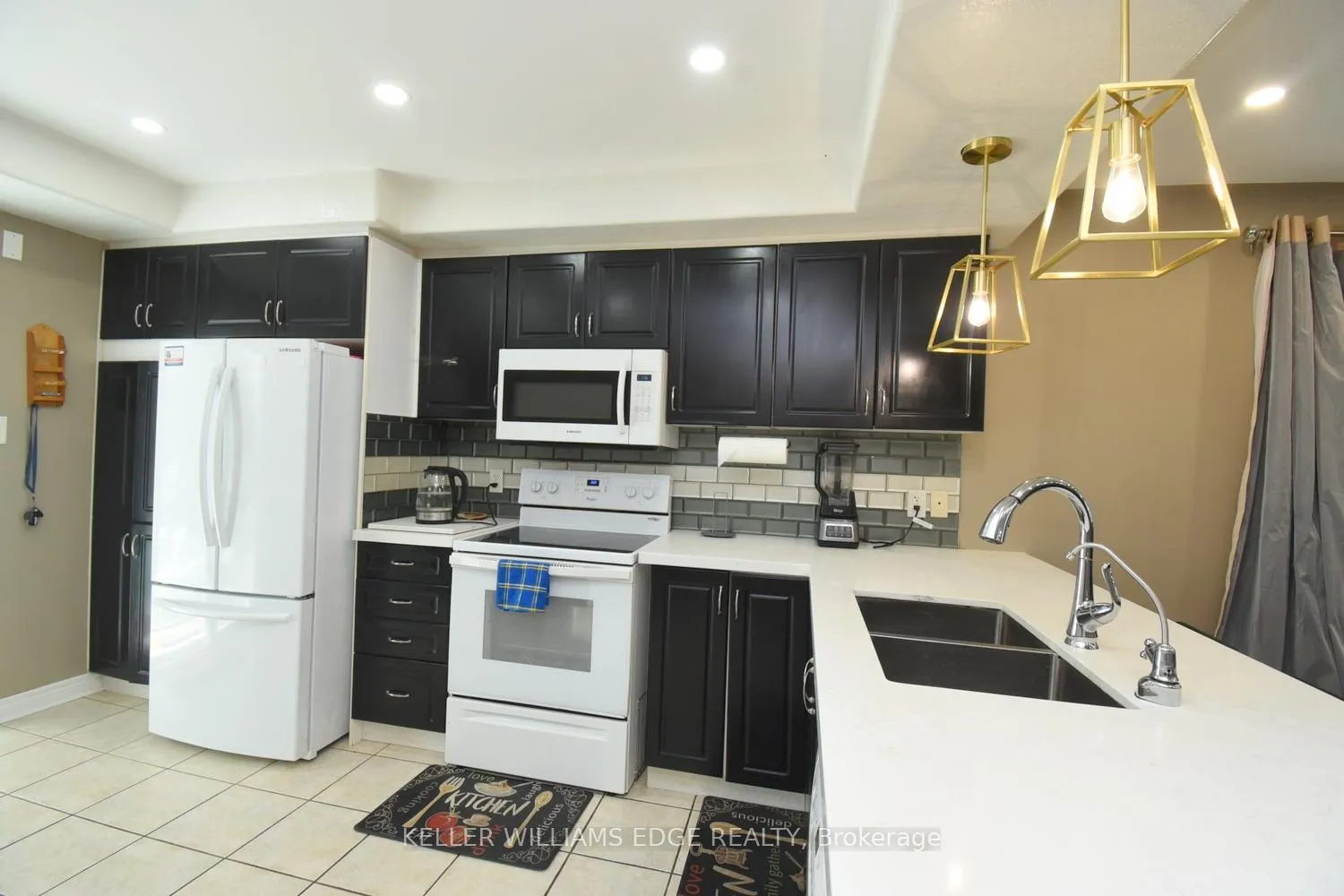 Photo 10 of 334 St Lawrence Drive, Welland, N. Welland — HOMEH
