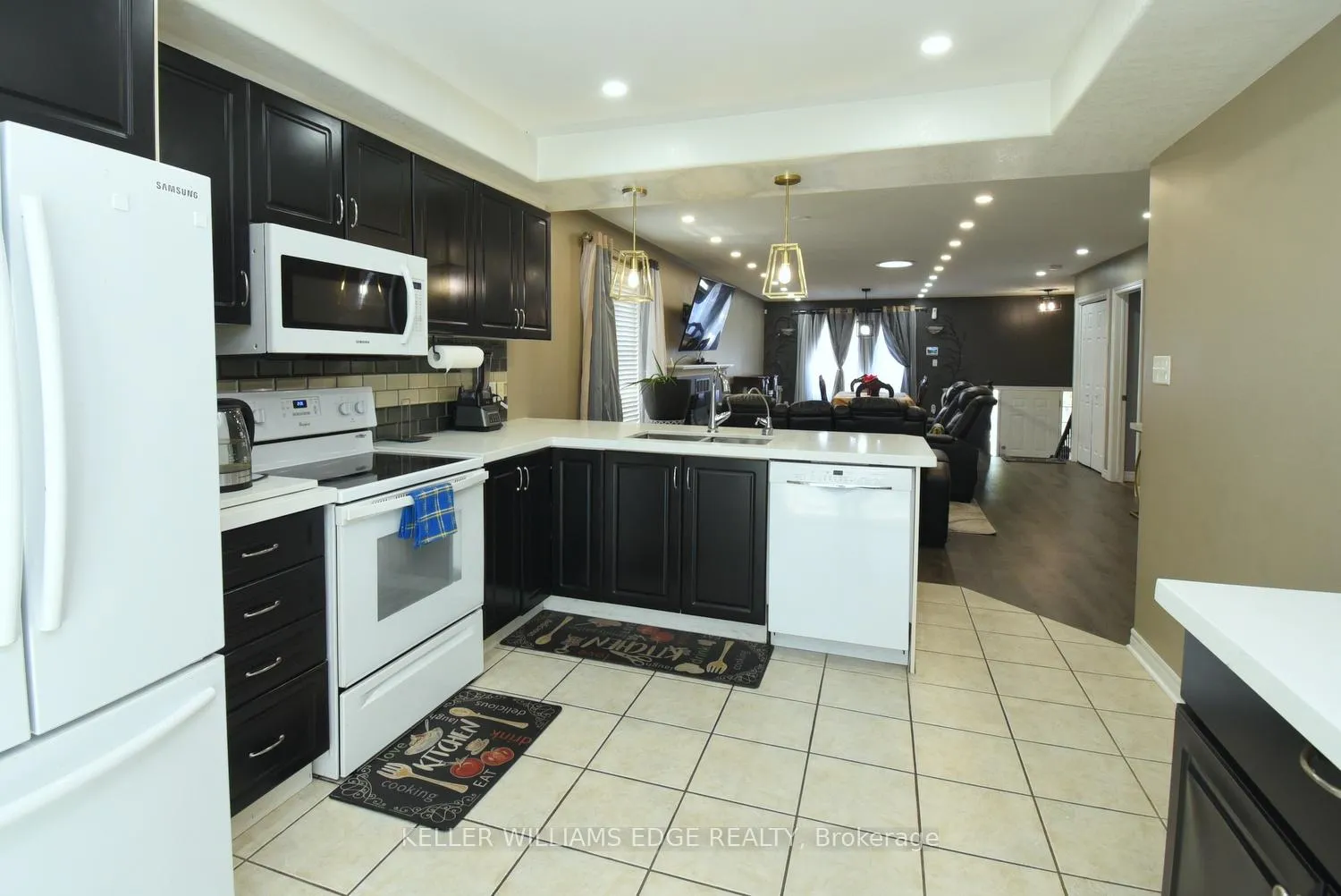 Photo 13 of 334 St Lawrence Drive, Welland, N. Welland — HOMEH