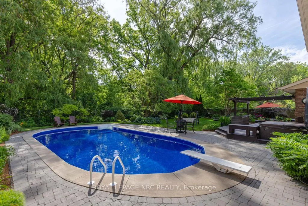 Photo 6 of 22 Butler Crescent, St. Catharines, Lakeshore — HOMEH