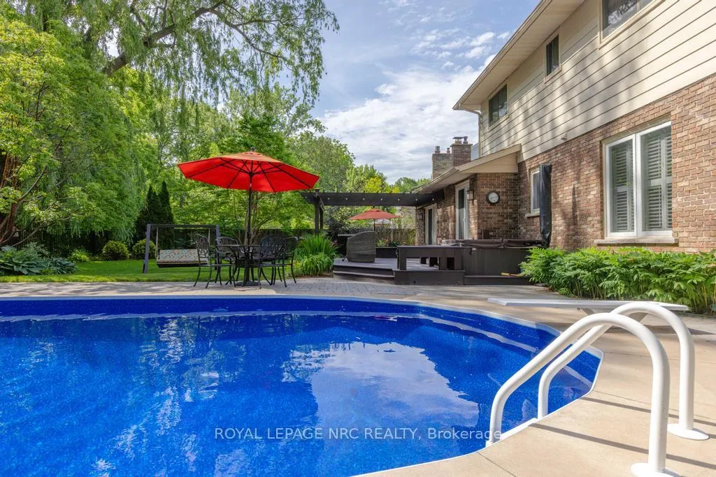 Photo 7 of 22 Butler Crescent, St. Catharines, Lakeshore — HOMEH
