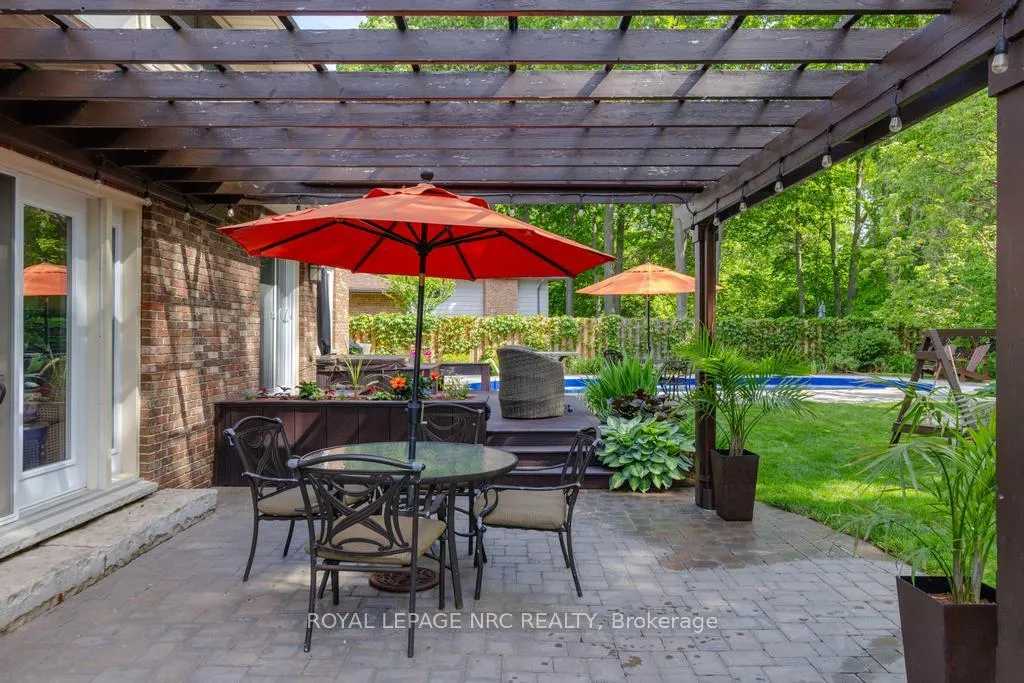 Photo 10 of 22 Butler Crescent, St. Catharines, Lakeshore — HOMEH