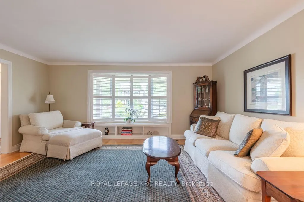 Photo 17 of 22 Butler Crescent, St. Catharines, Lakeshore — HOMEH