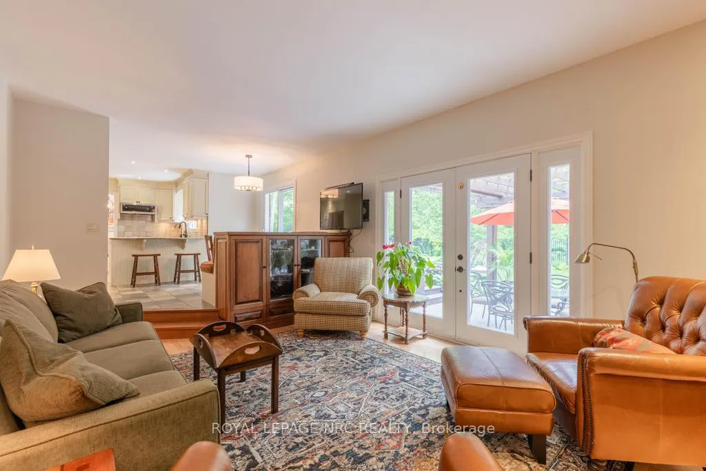 Photo 26 of 22 Butler Crescent, St. Catharines, Lakeshore — HOMEH