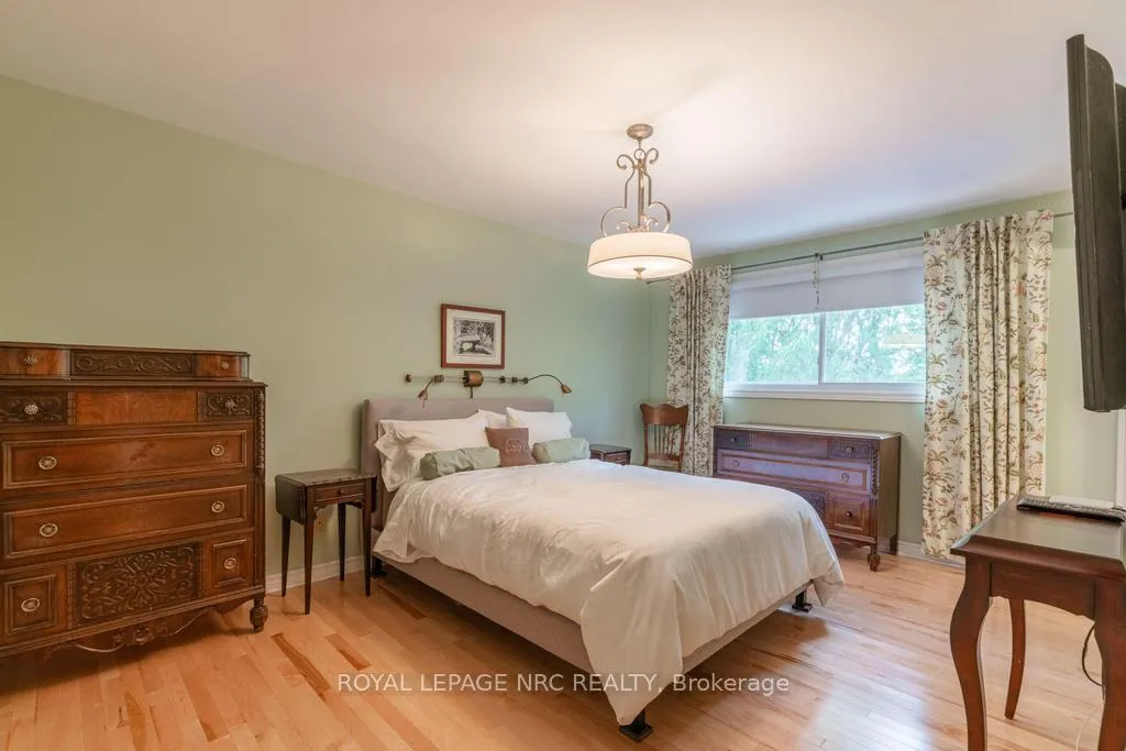 Photo 28 of 22 Butler Crescent, St. Catharines, Lakeshore — HOMEH