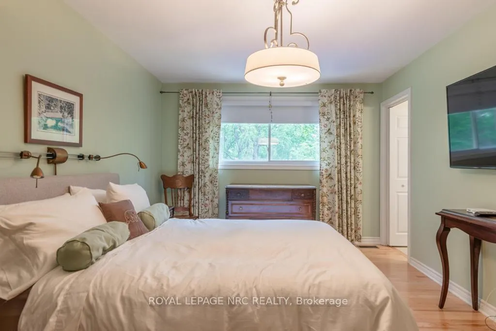Photo 29 of 22 Butler Crescent, St. Catharines, Lakeshore — HOMEH