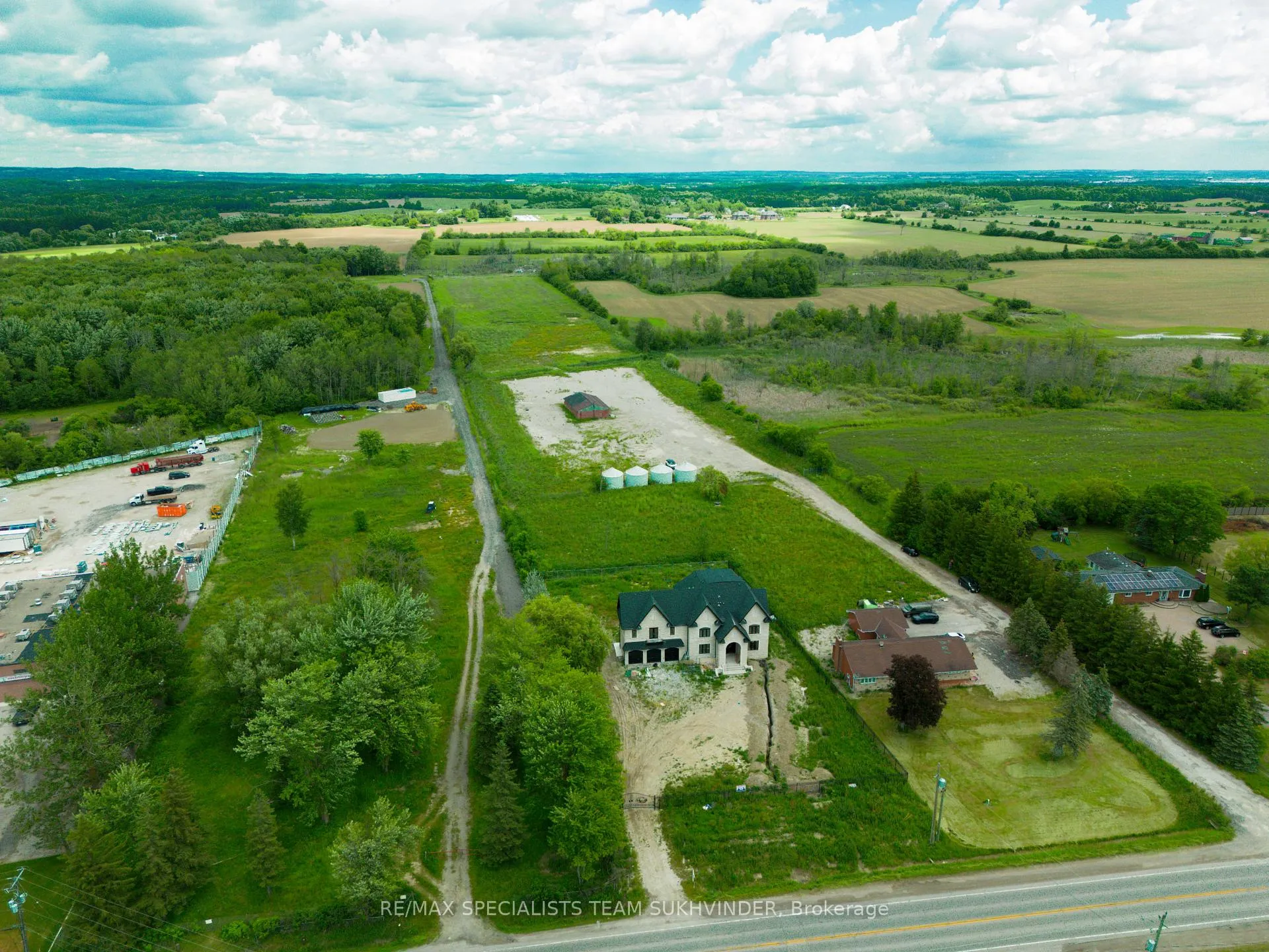 Photo 3 of 15245 Airport Road, Caledon, Rural Caledon — HOMEH