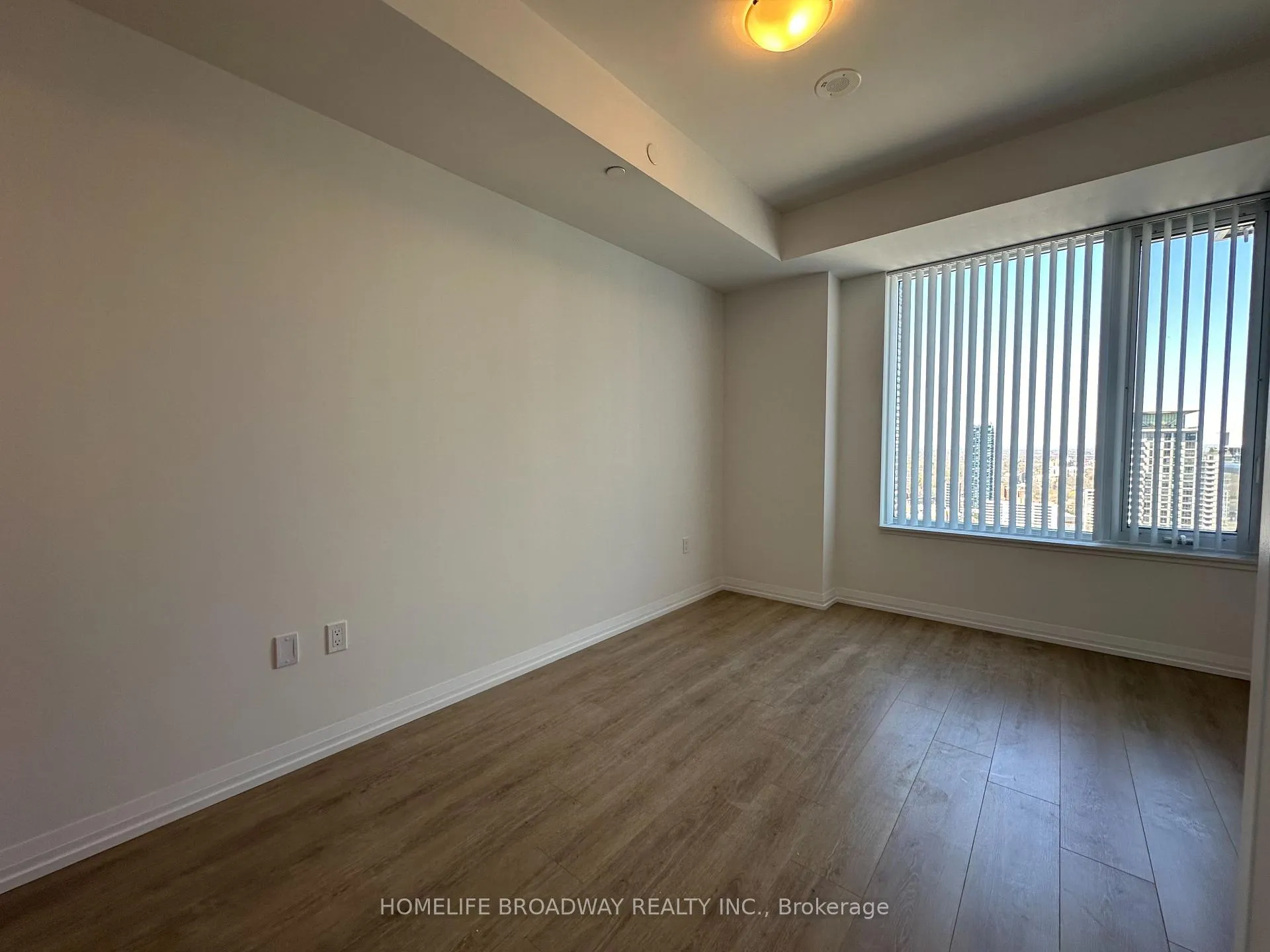 Photo 4 of Unit 3018, 50 Dunfield Avenue, Toronto, Mount Pleasant West — HOMEH