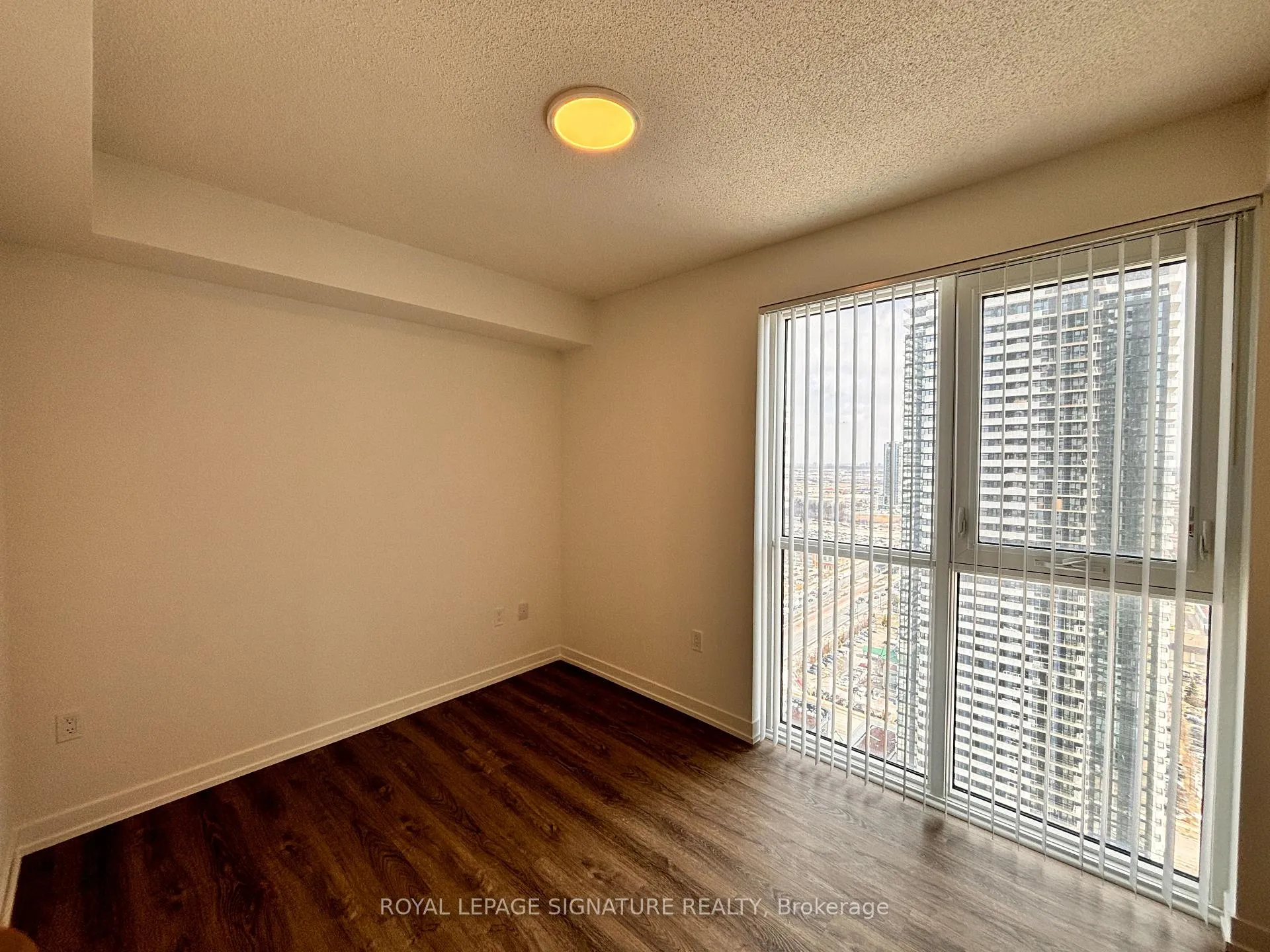 Photo 9 of 195 Commerce Street, Vaughan, Vaughan Corporate Centre — HOMEH