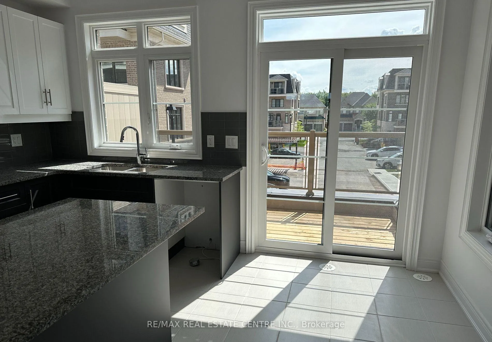 Photo 9 of Unit 49, 2140 Trafalgar Road, Oakville, River Oaks — HOMEH
