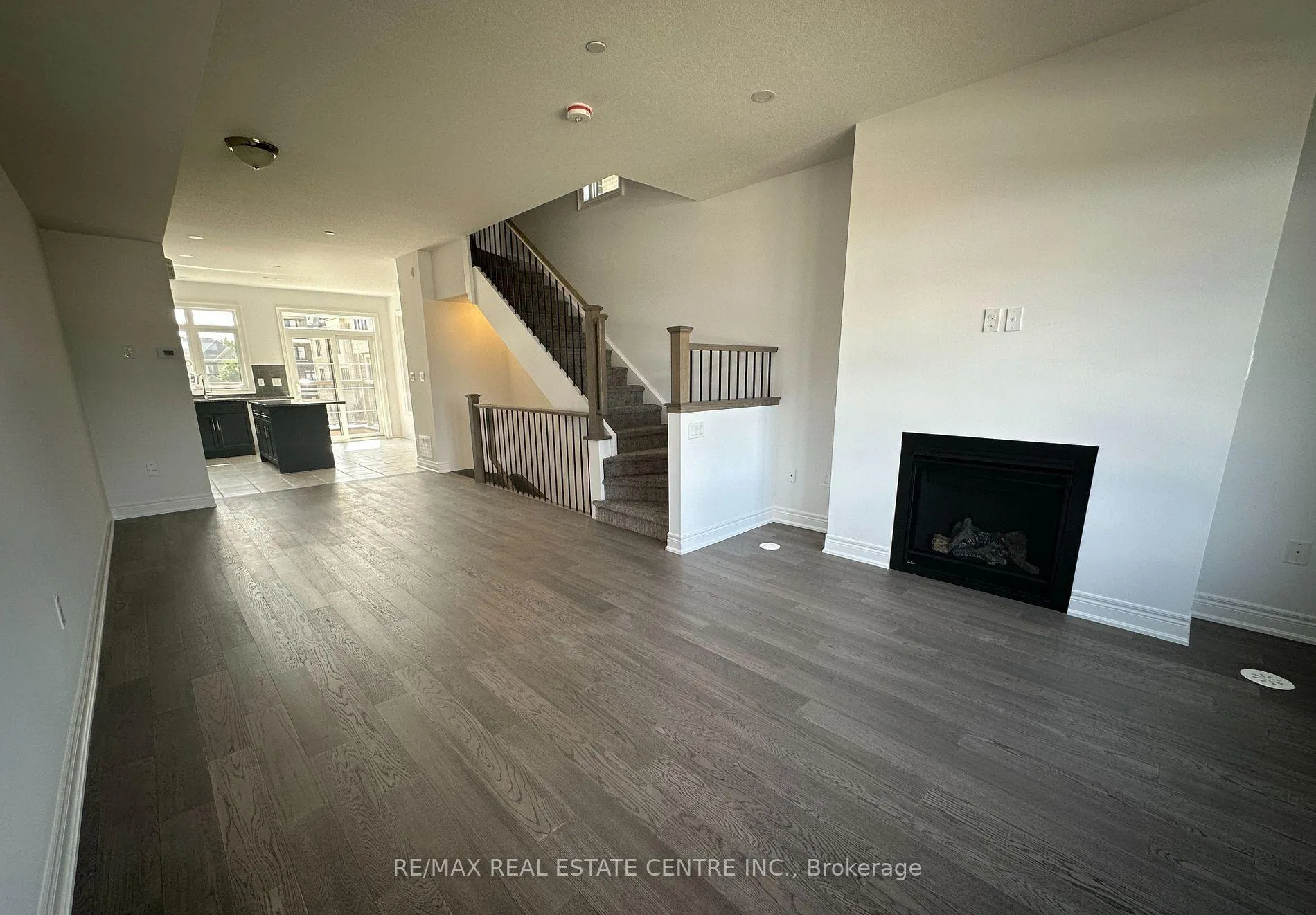 Photo 12 of Unit 49, 2140 Trafalgar Road, Oakville, River Oaks — HOMEH