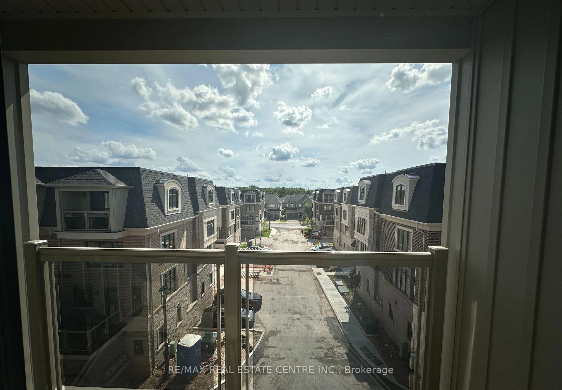 Photo 15 of Unit 49, 2140 Trafalgar Road, Oakville, River Oaks — HOMEH