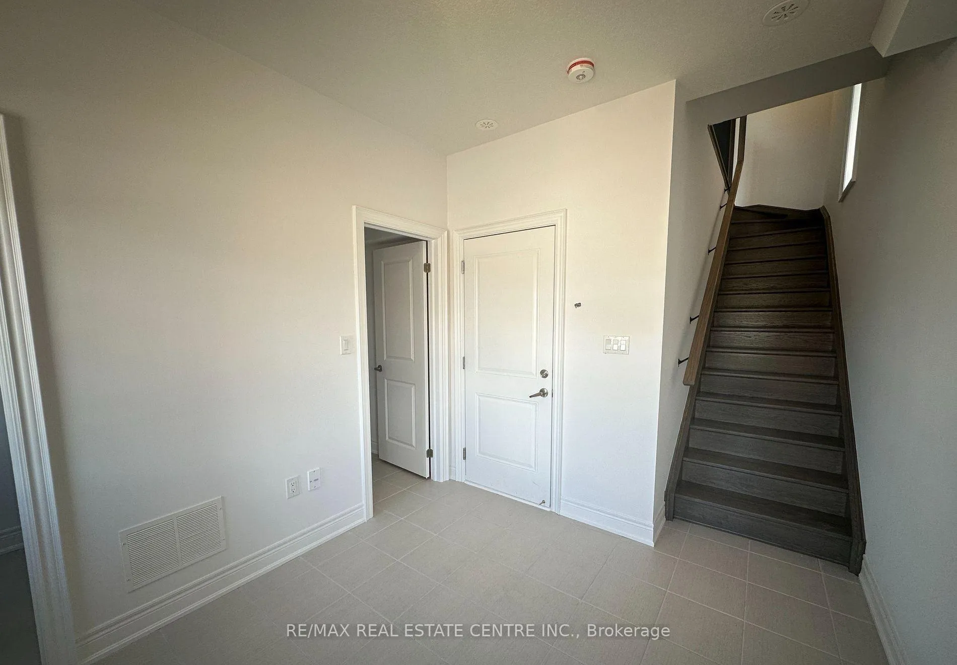 Photo 25 of Unit 49, 2140 Trafalgar Road, Oakville, River Oaks — HOMEH