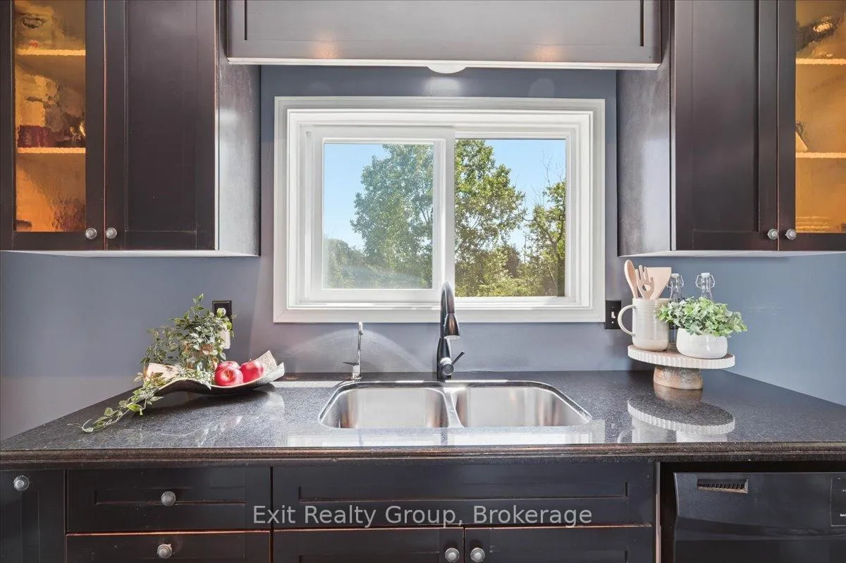 Photo 5 of 910 Rosebush Road, Quinte West, Sidney Ward — HOMEH