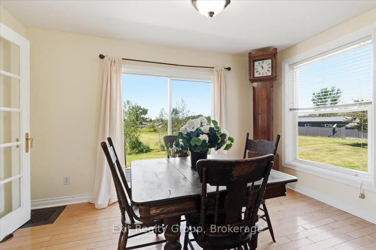 Photo 8 of 910 Rosebush Road, Quinte West, Sidney Ward — HOMEH