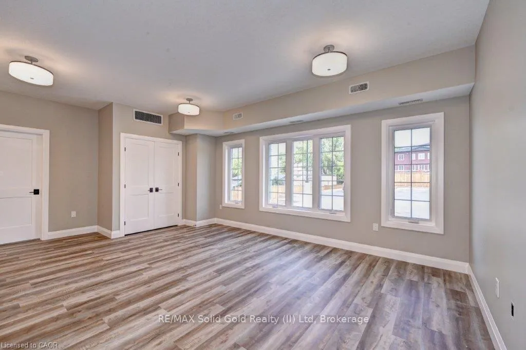 Photo 6 of Unit 2, 33 Murray Court, Perth East, Milverton — HOMEH