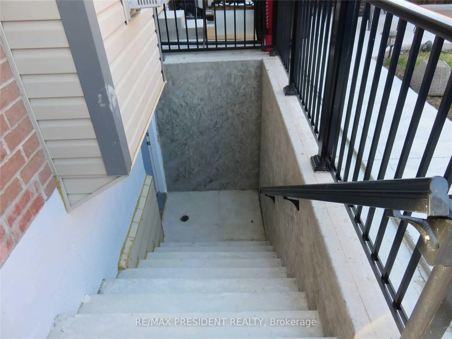 Photo 2 of Unit BSMT, 32 Ventura Avenue, Brampton, Fletcher's West — HOMEH