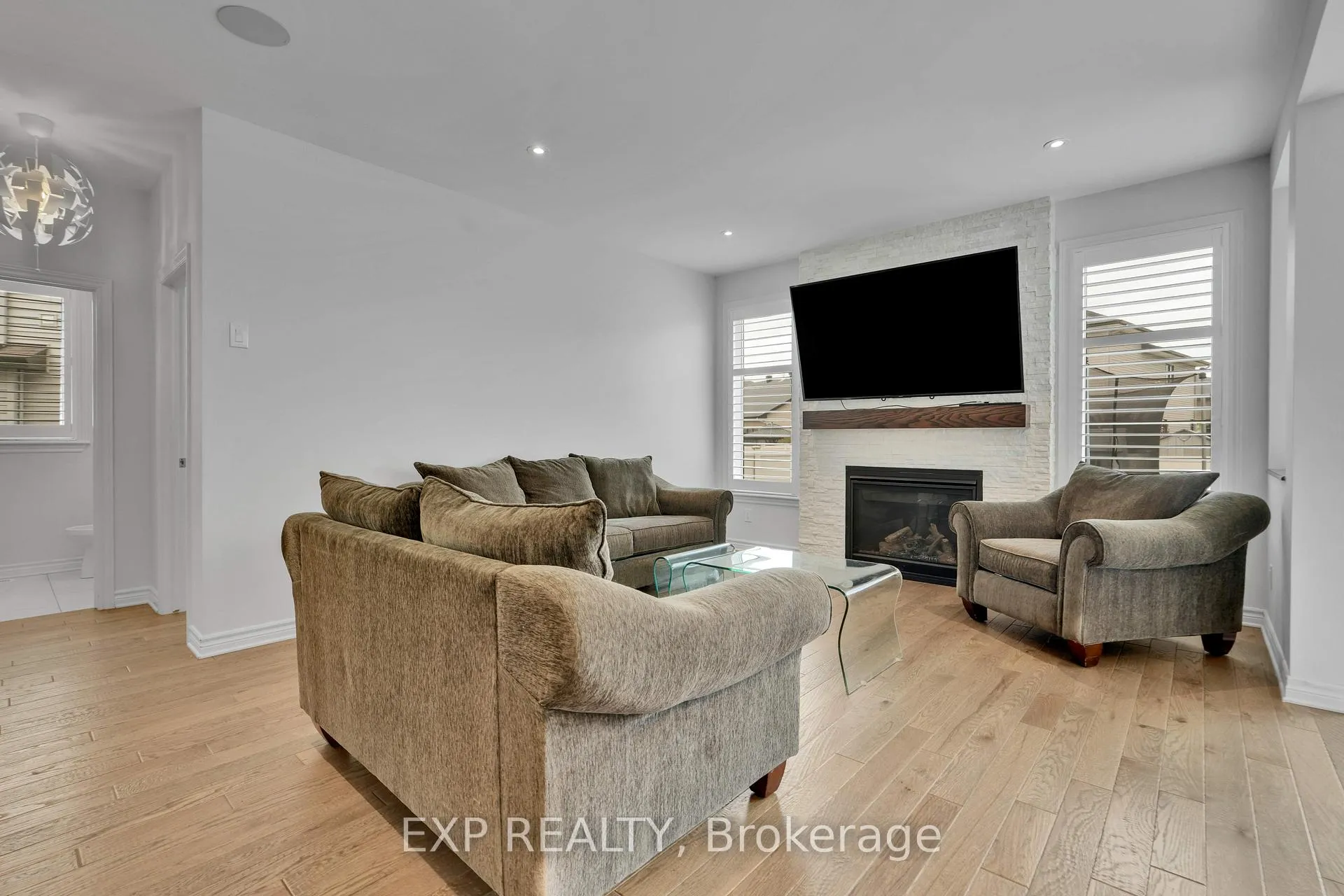 Photo 12 of 321 Serenade Crescent, Ottawa, Riverside South/Gloucester Glen — HOMEH