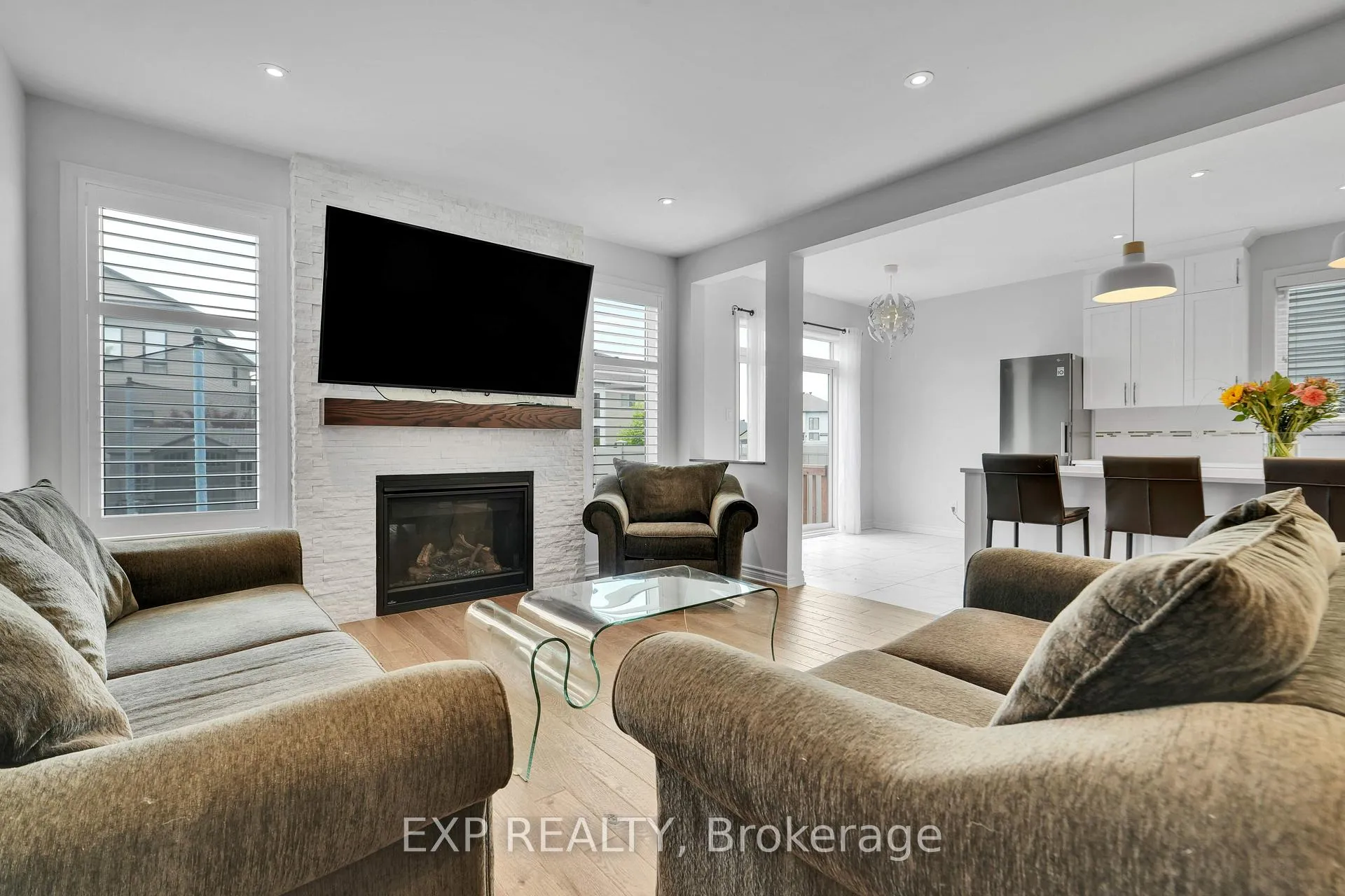 Photo 13 of 321 Serenade Crescent, Ottawa, Riverside South/Gloucester Glen — HOMEH