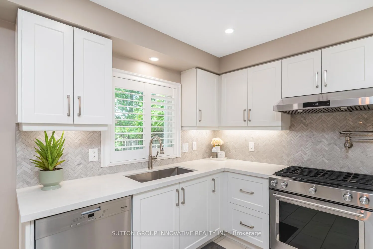 Photo 13 of 47 Pantano Drive, Hamilton, Sheldon — HOMEH