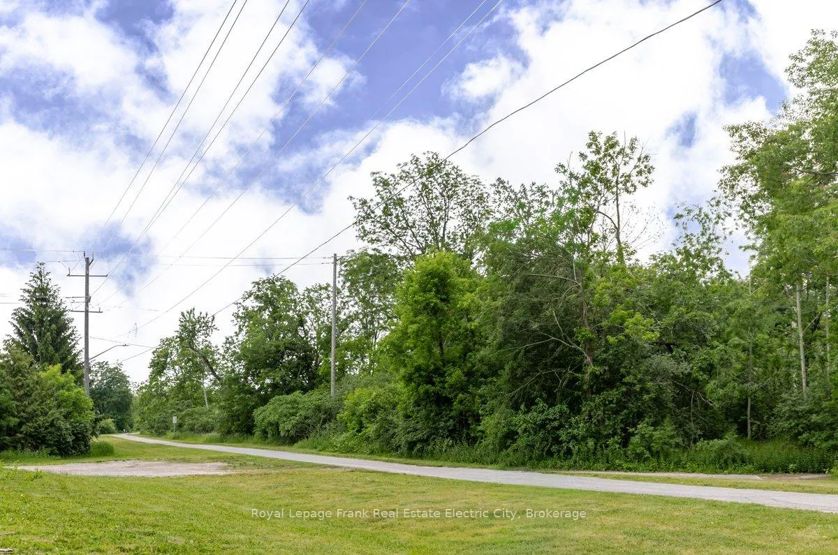 Photo 49 of Unit 309, 921 Armour Road, Peterborough, Ashburnham Ward 4 — HOMEH