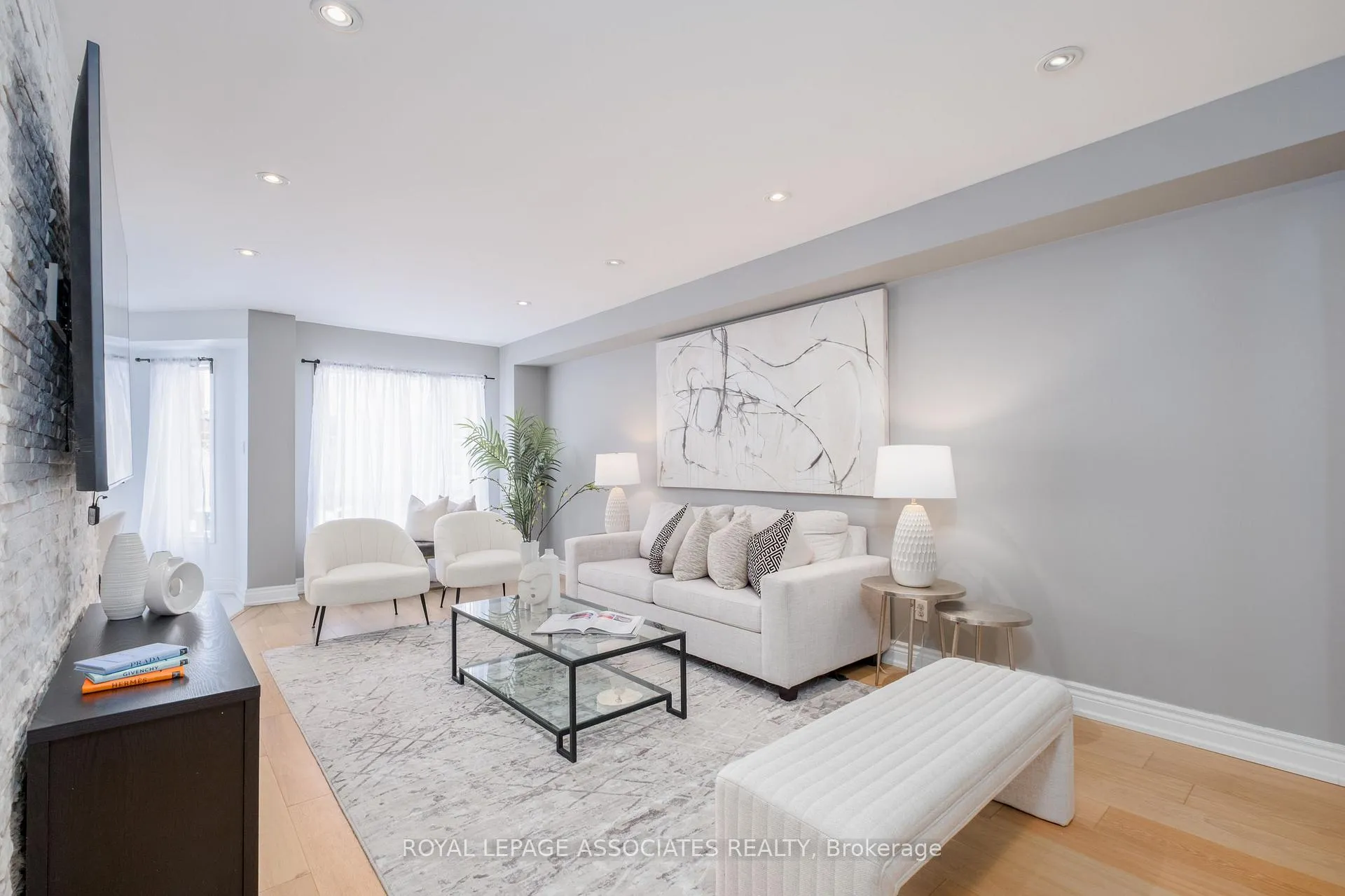 Photo 6 of 14 Clandfield Street, Markham, Rouge River Estates — HOMEH
