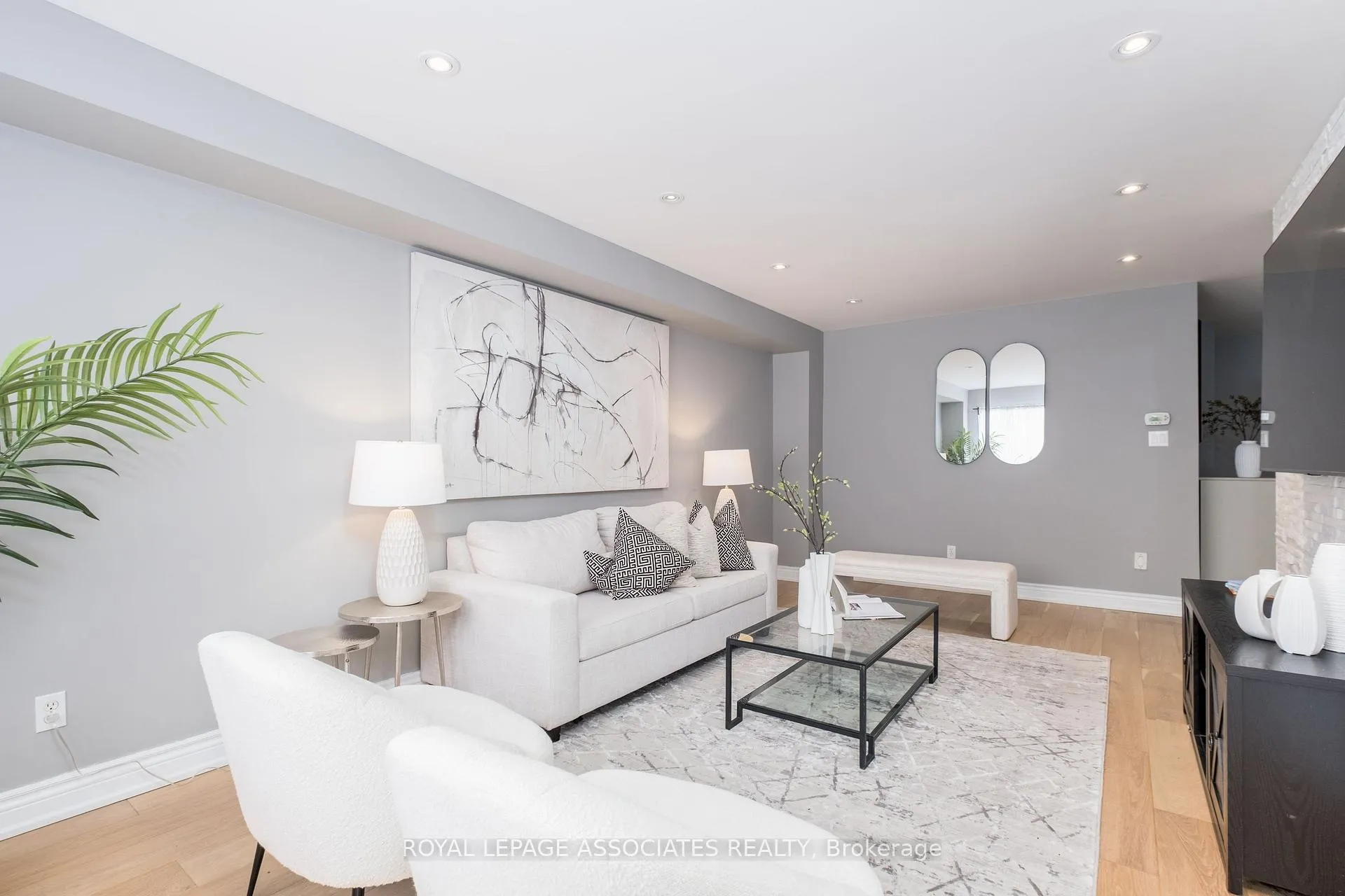 Photo 7 of 14 Clandfield Street, Markham, Rouge River Estates — HOMEH